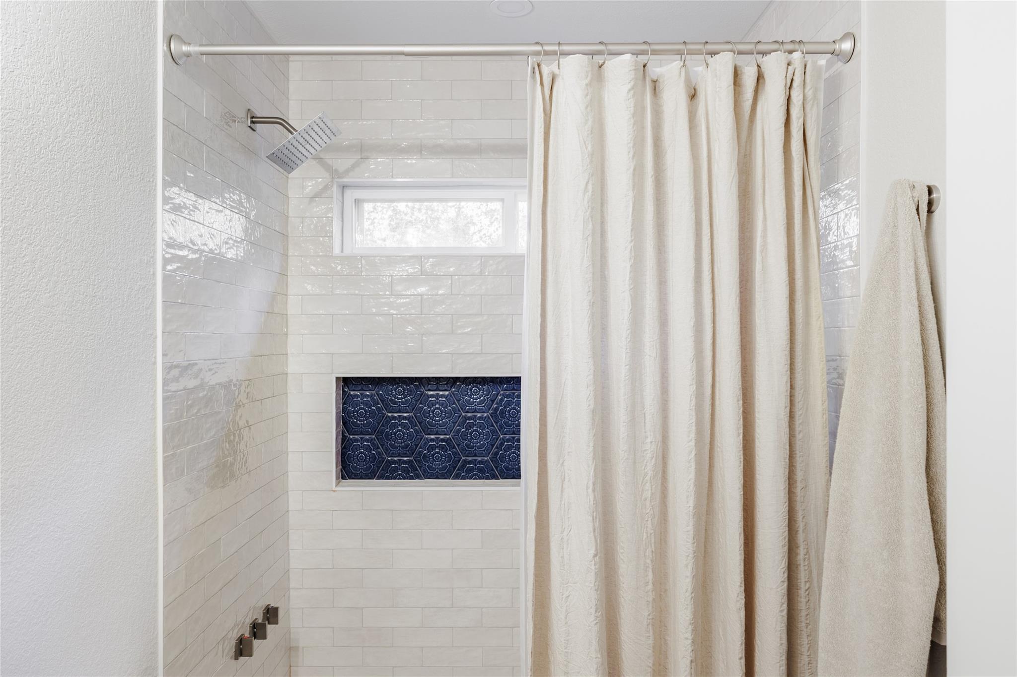 827 Gullett St, Austin, TX 78702