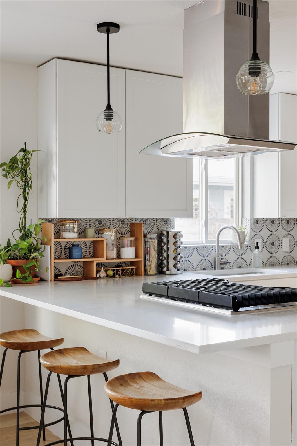 827 Gullett St, Austin, TX 78702