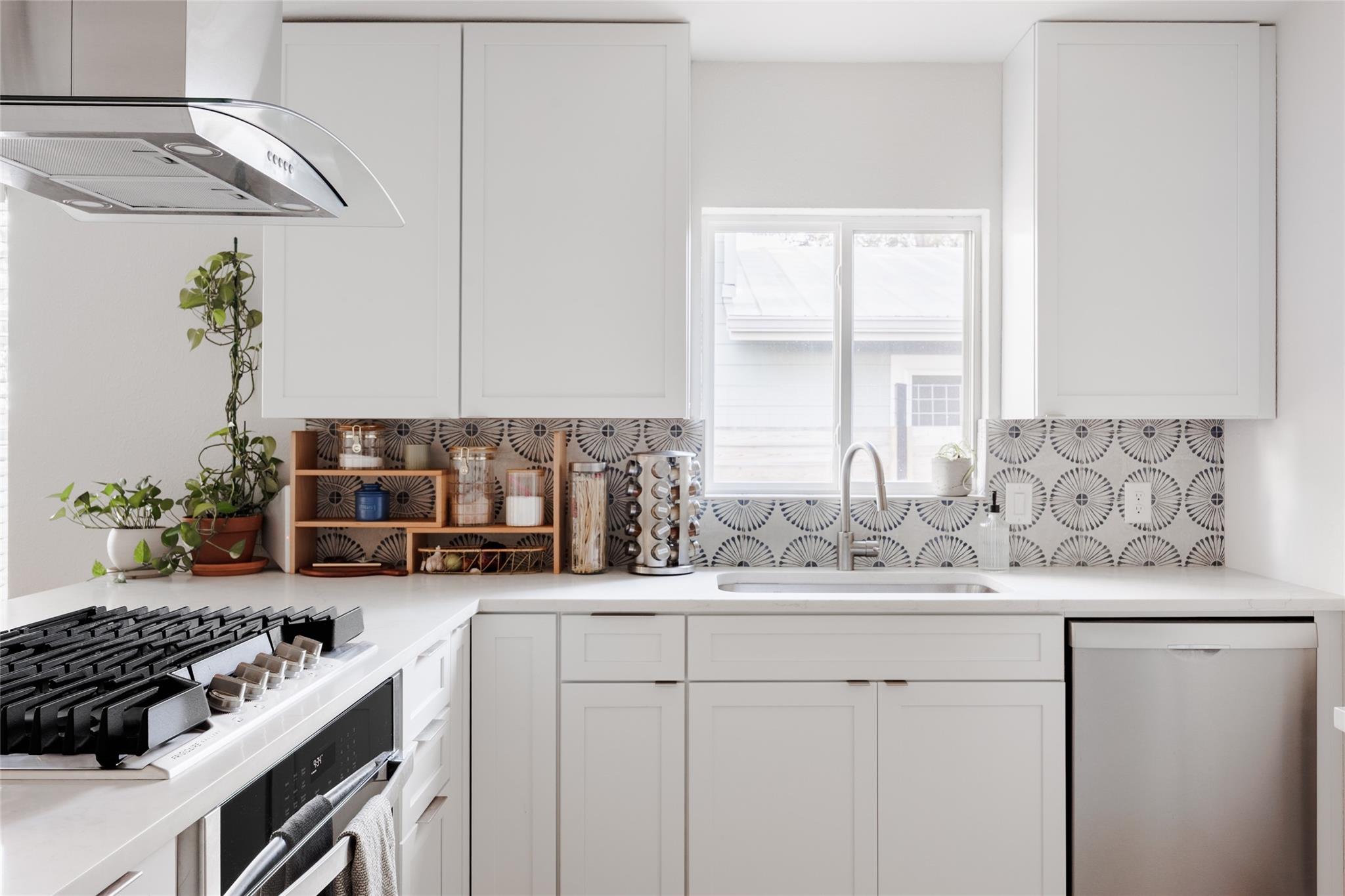 827 Gullett St, Austin, TX 78702