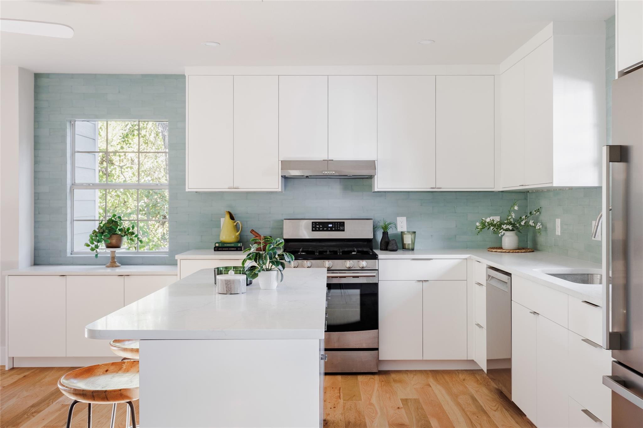 827 Gullett St, Austin, TX 78702