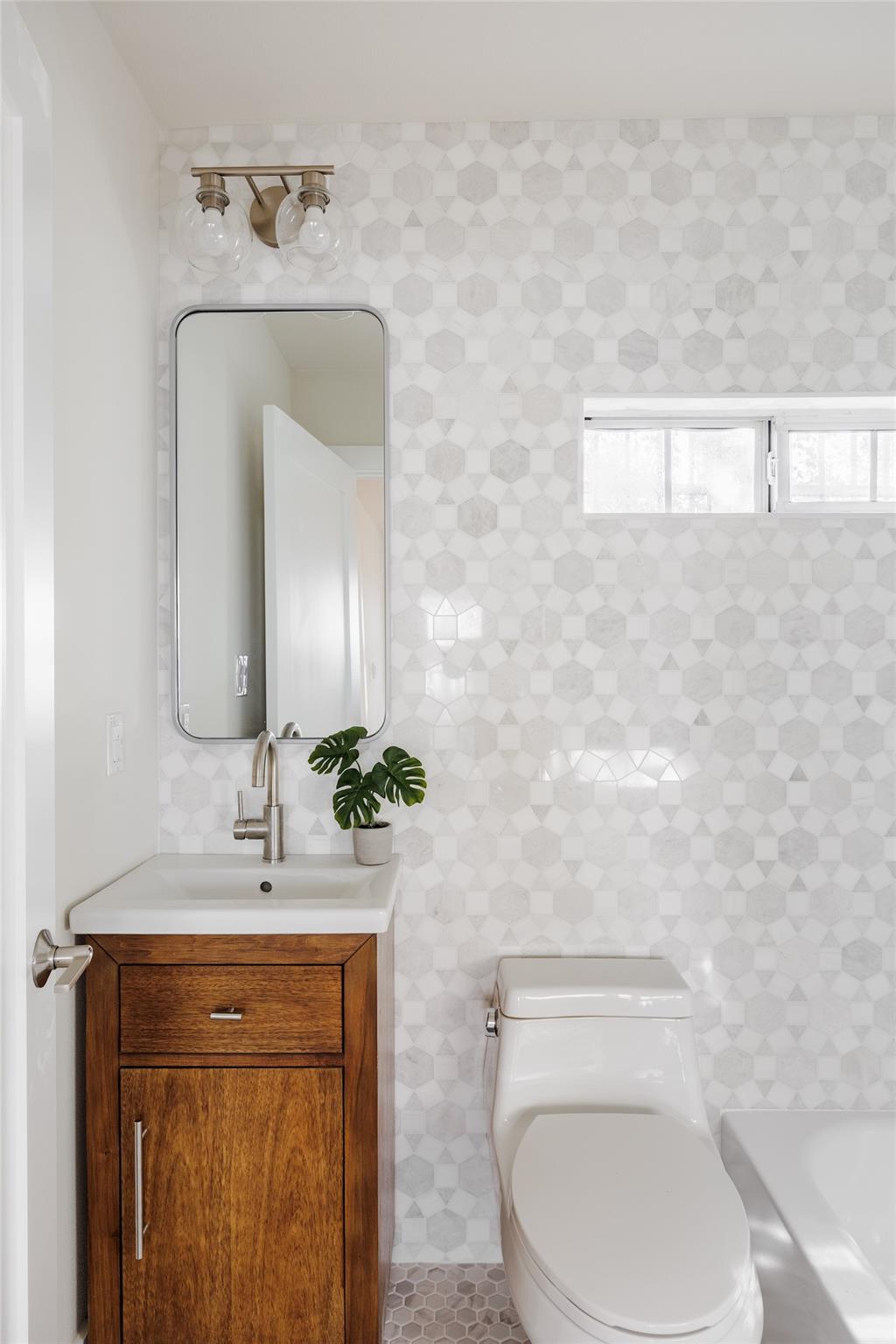 827 Gullett St, Austin, TX 78702