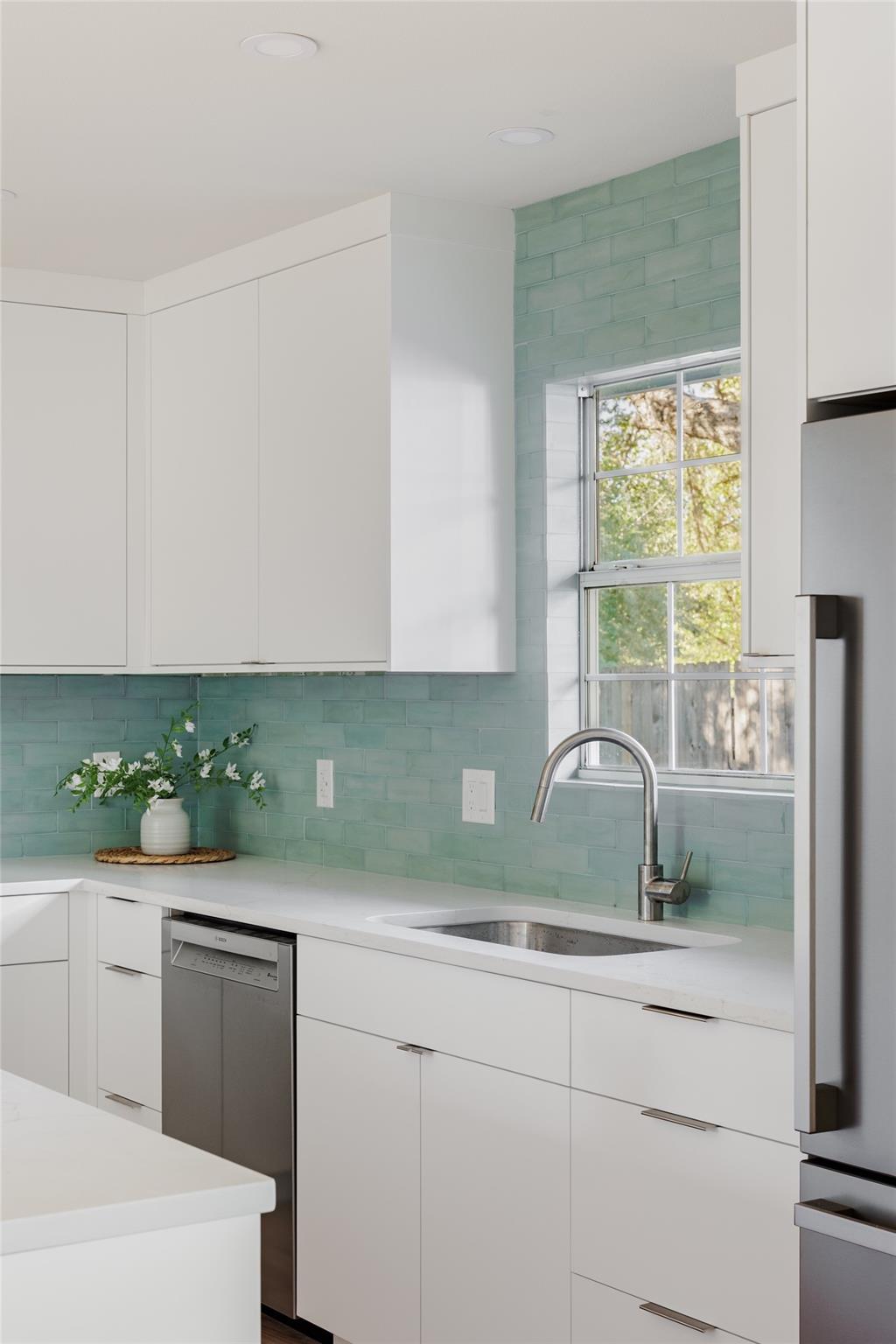 827 Gullett St, Austin, TX 78702