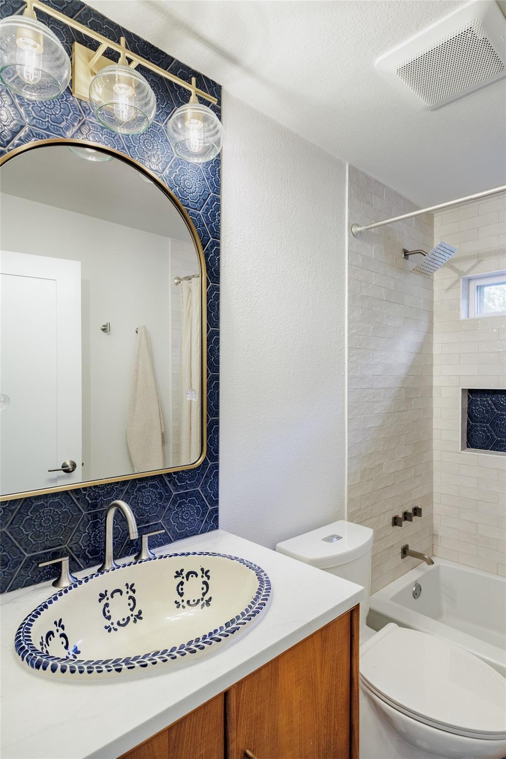 827 Gullett St, Austin, TX 78702