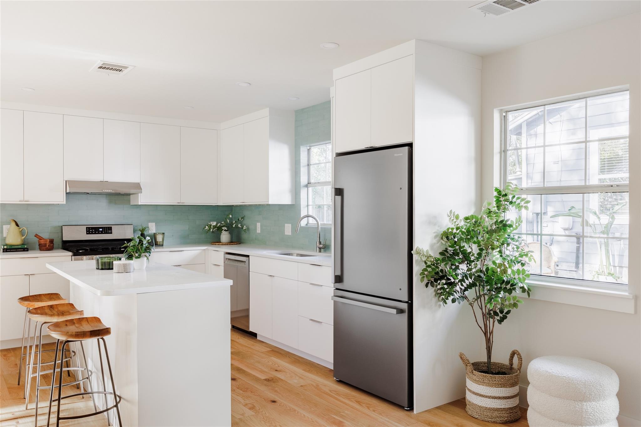 827 Gullett St, Austin, TX 78702