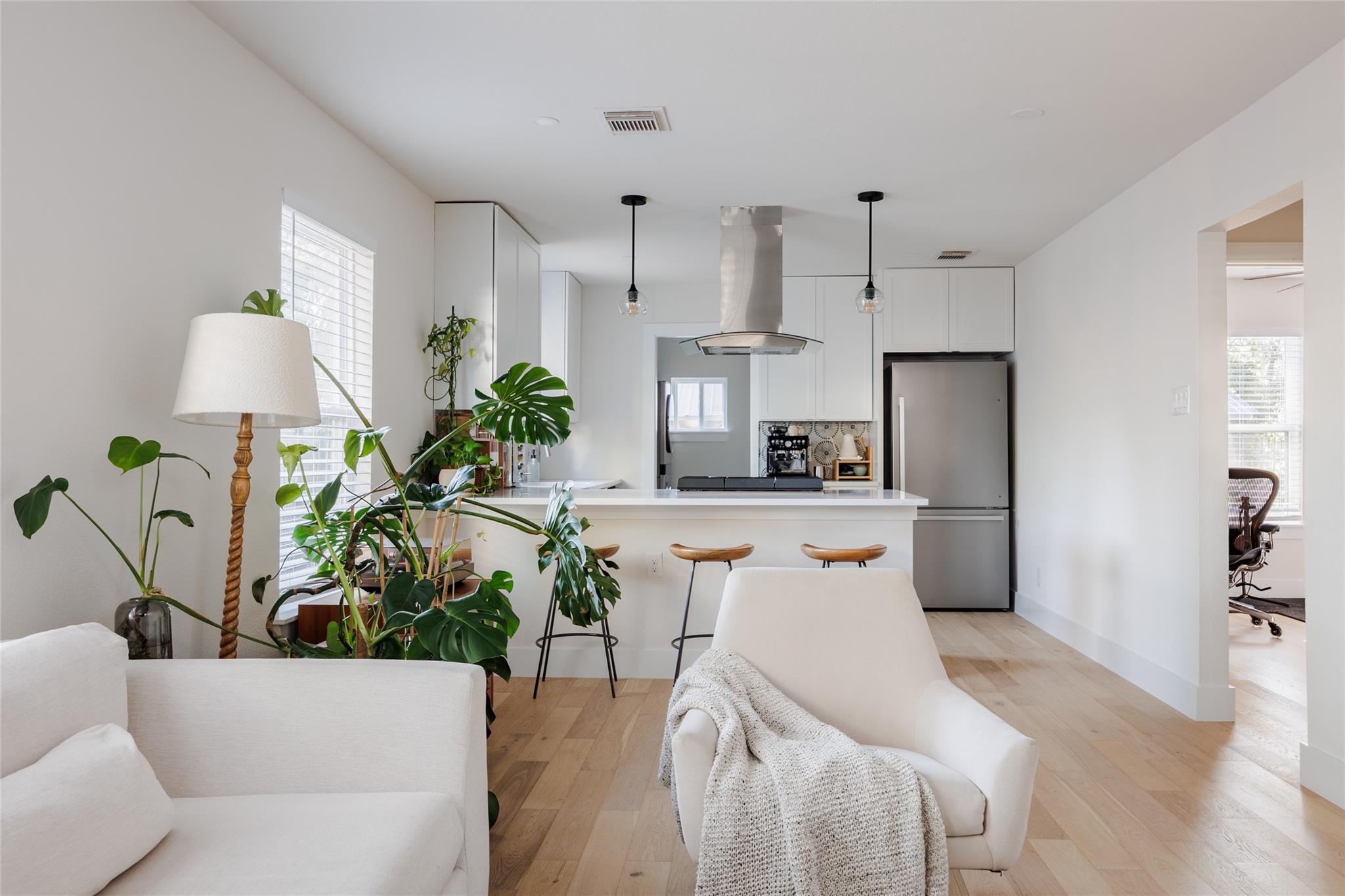 827 Gullett St, Austin, TX 78702