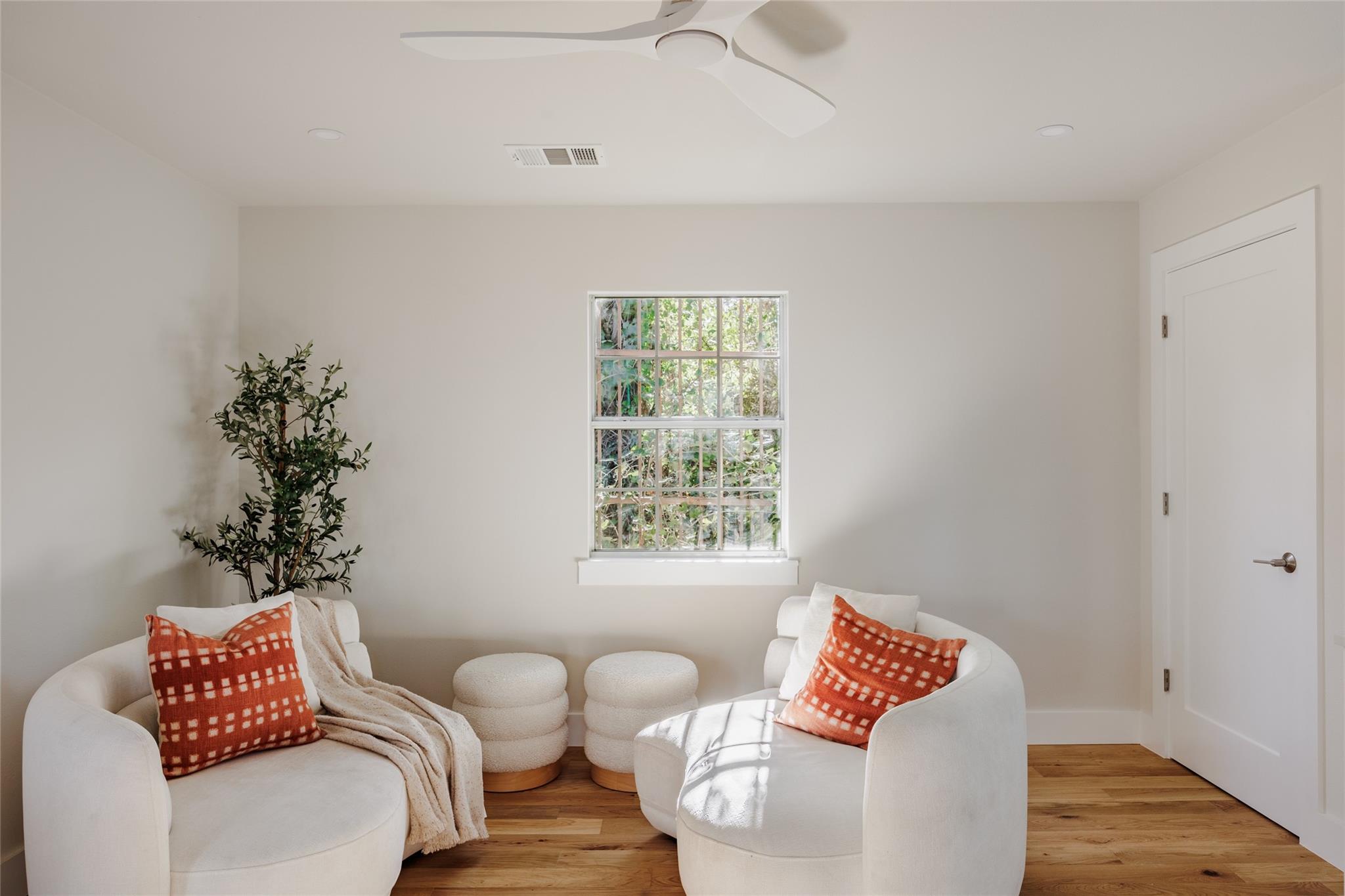 827 Gullett St, Austin, TX 78702