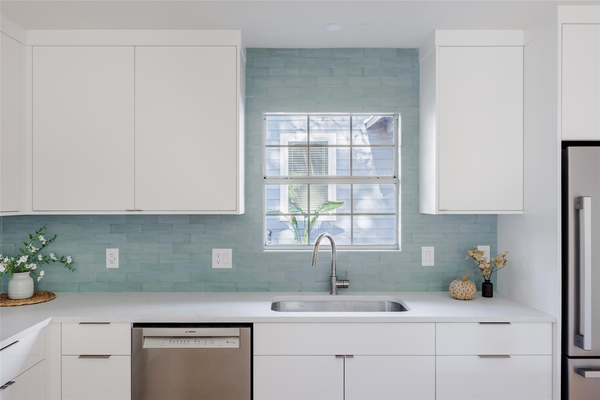 827 Gullett St, Austin, TX 78702