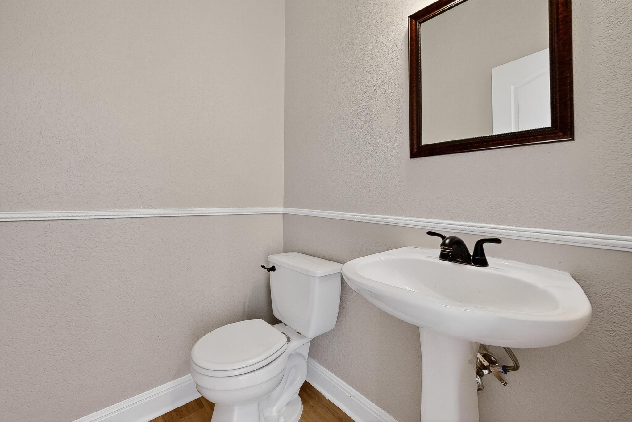 221 Sunnyside Dr, Kyle, TX 78640