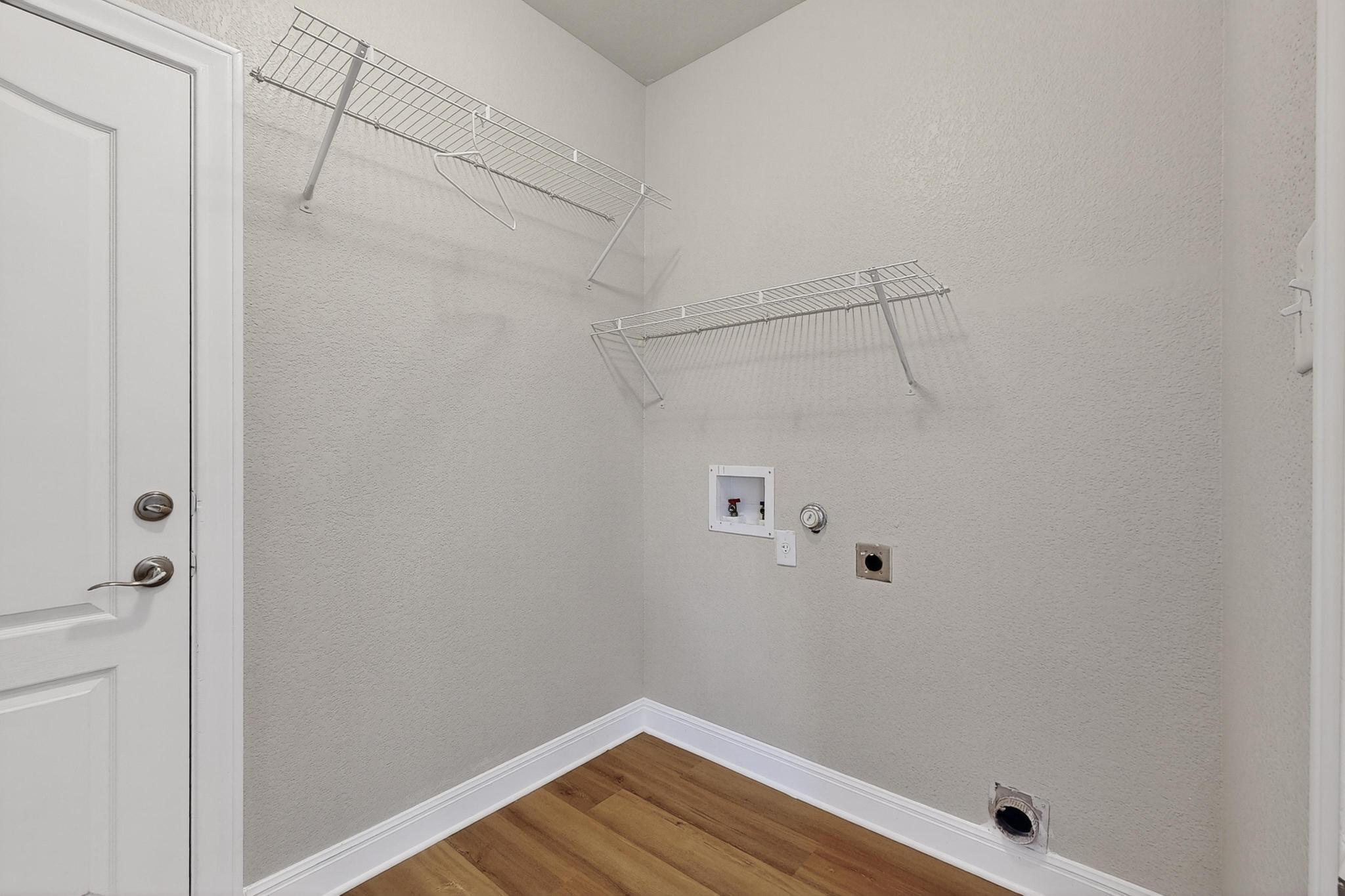 221 Sunnyside Dr, Kyle, TX 78640