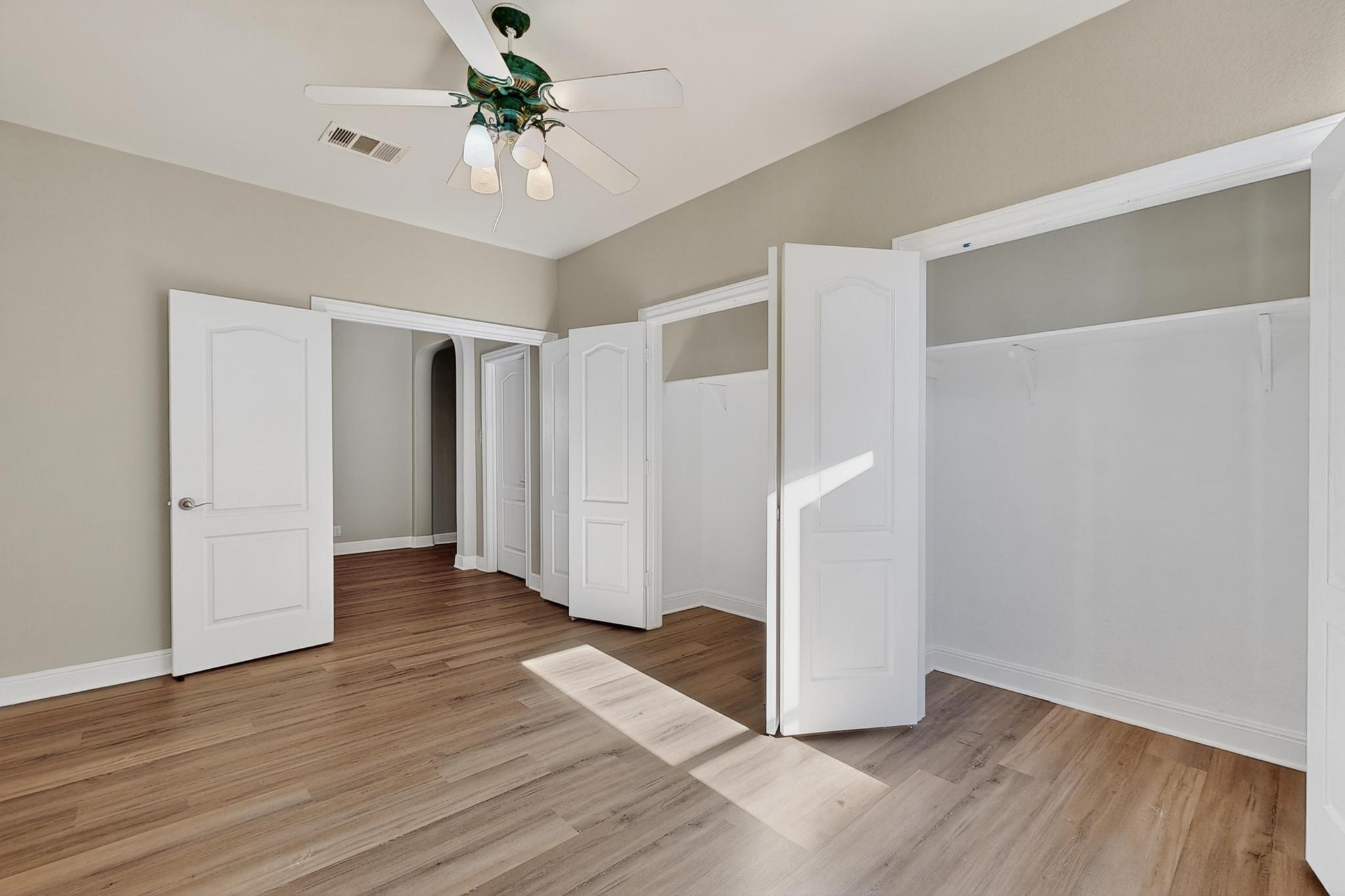 221 Sunnyside Dr, Kyle, TX 78640