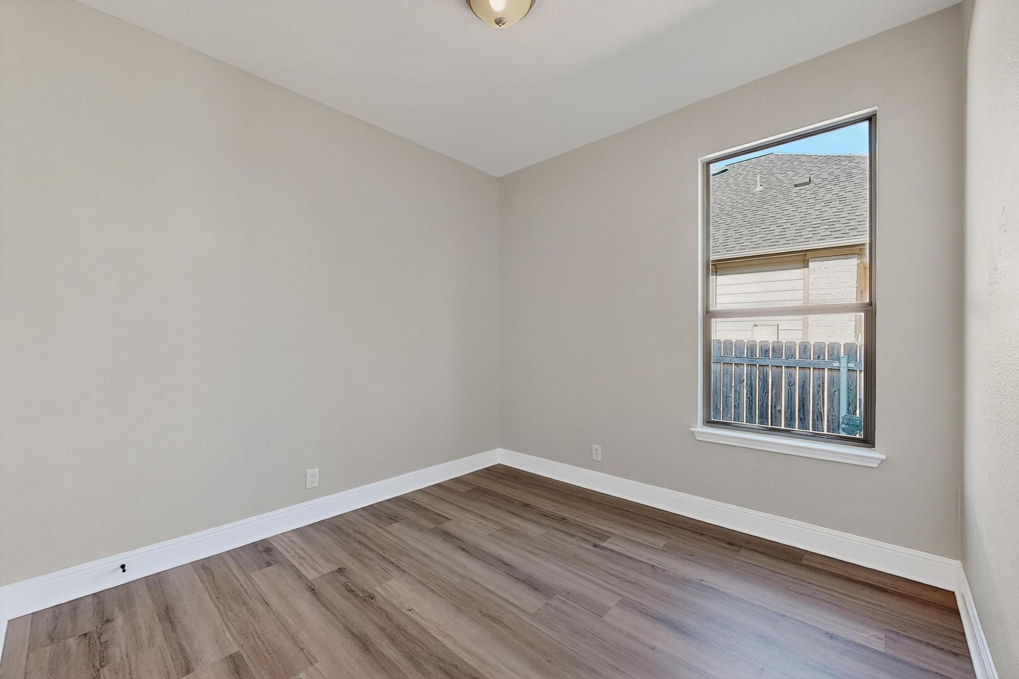 221 Sunnyside Dr, Kyle, TX 78640