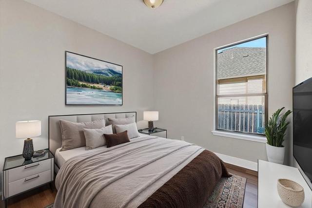 221 Sunnyside Dr, Kyle, TX 78640