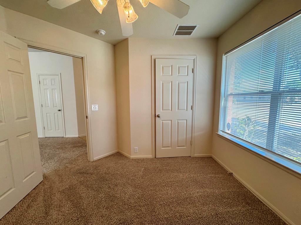 172 Spruce Dr, Kyle, TX 78640