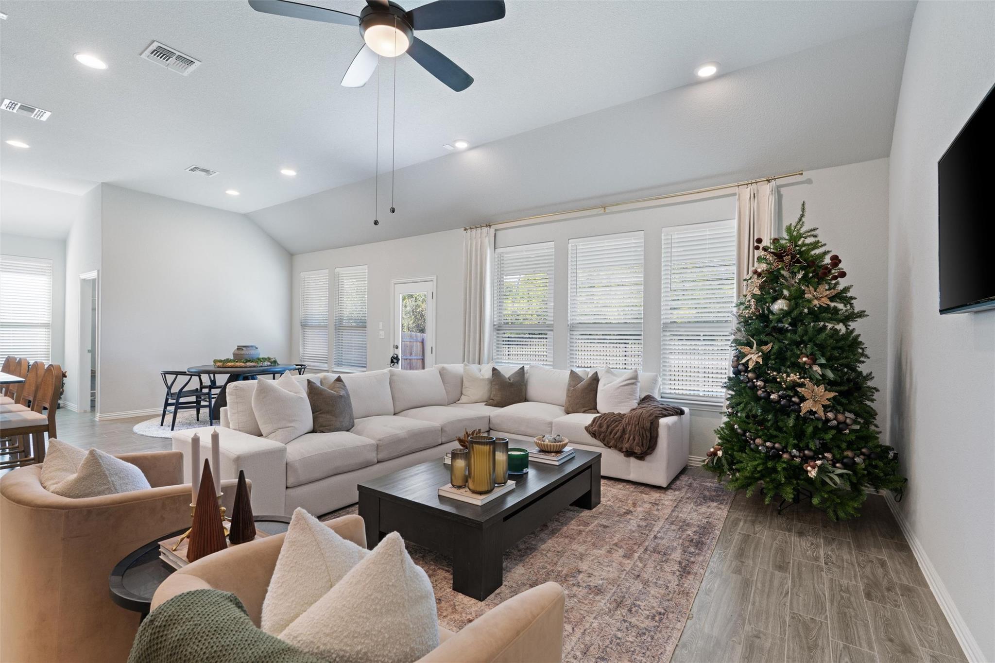 12804 Mission River Dr, Manchaca, TX 78652