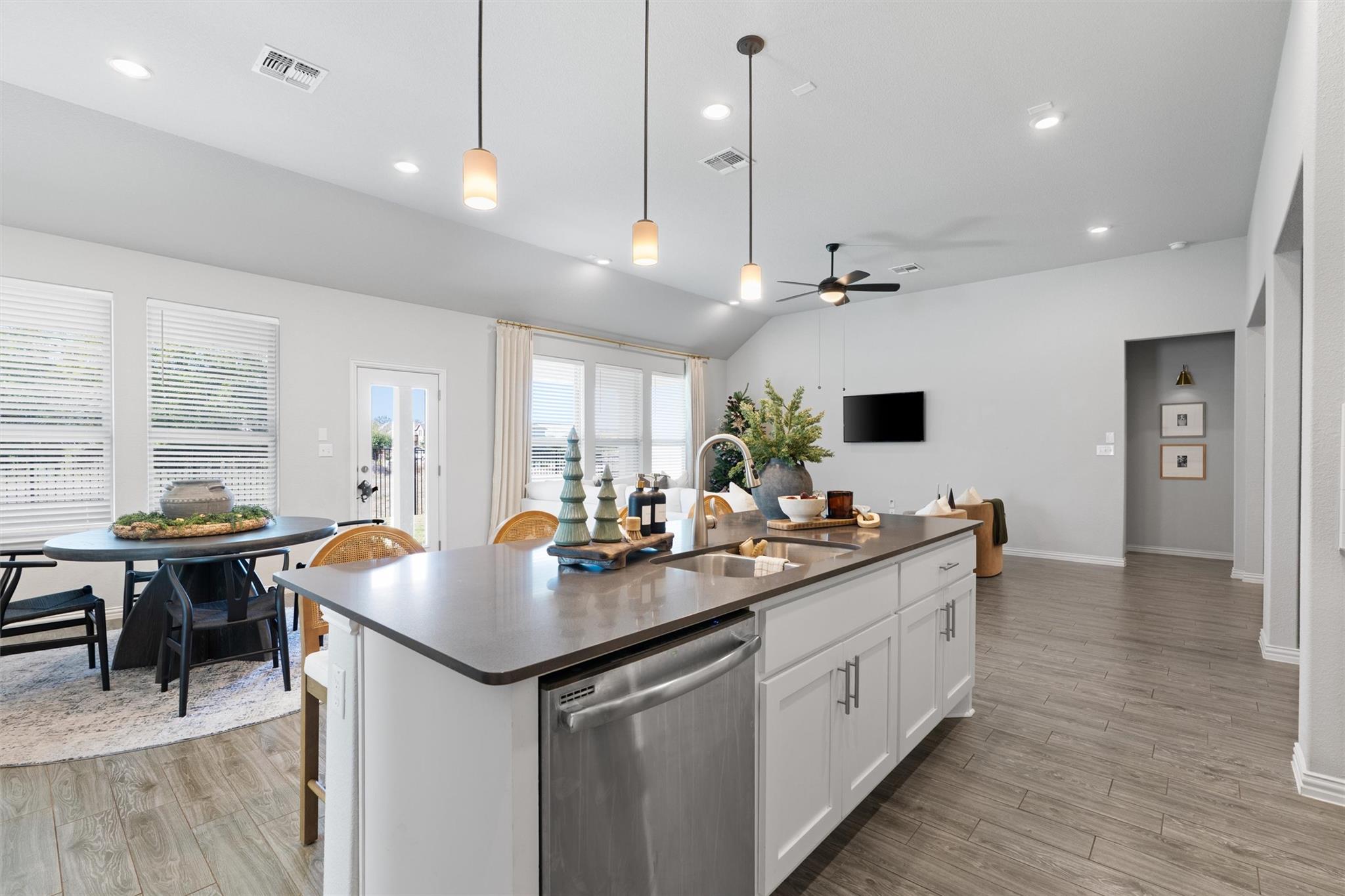 12804 Mission River Dr, Manchaca, TX 78652