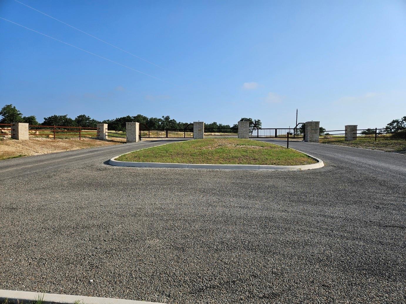 000 Windmill Ridge Dr, Blanco, TX 78606