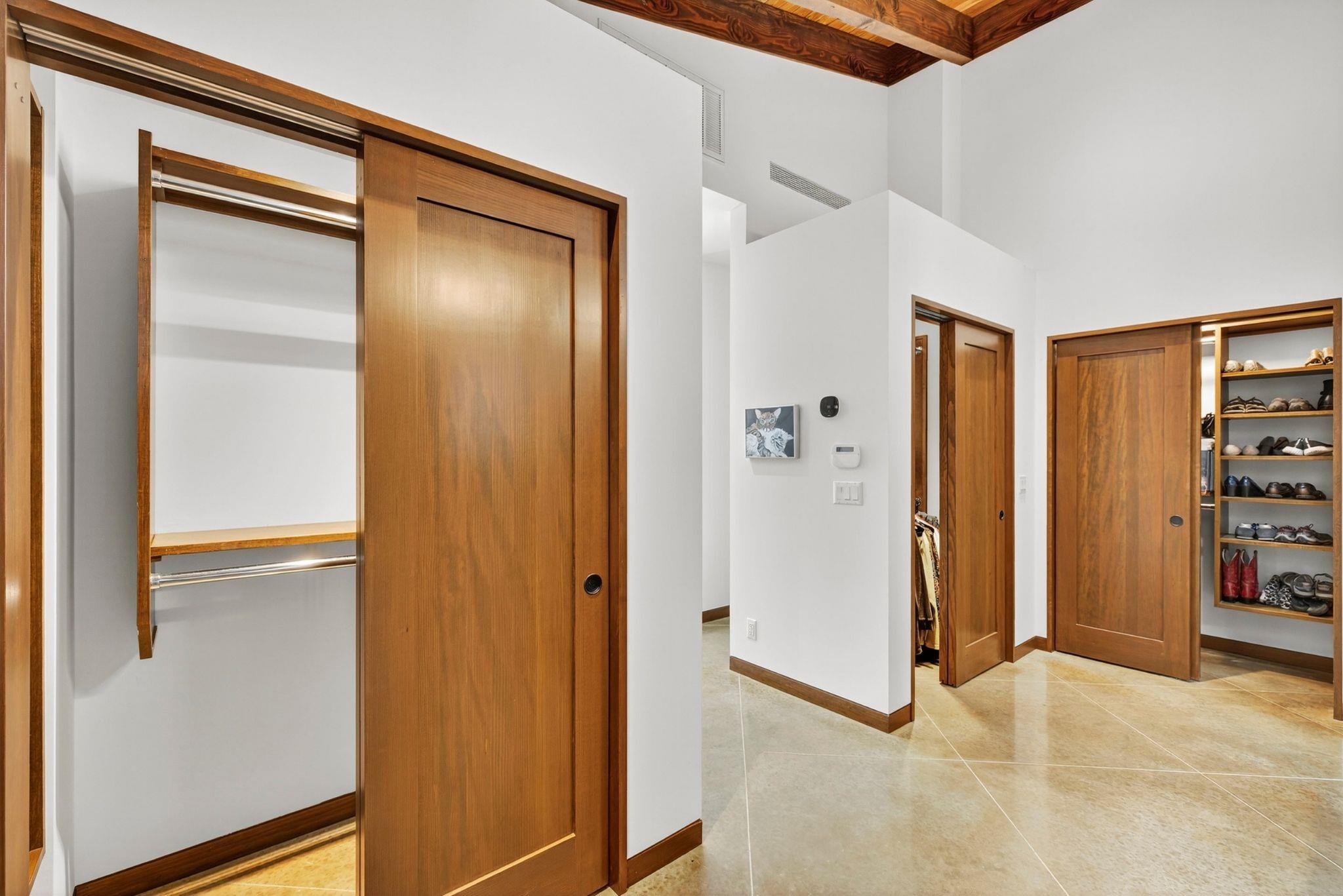 353 Agarita Way, Johnson City, TX 78636