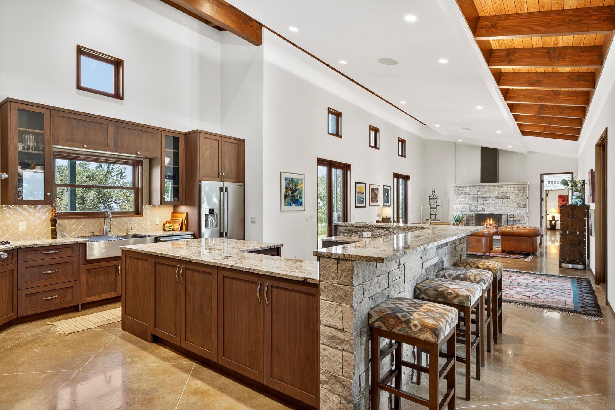 353 Agarita Way, Johnson City, TX 78636