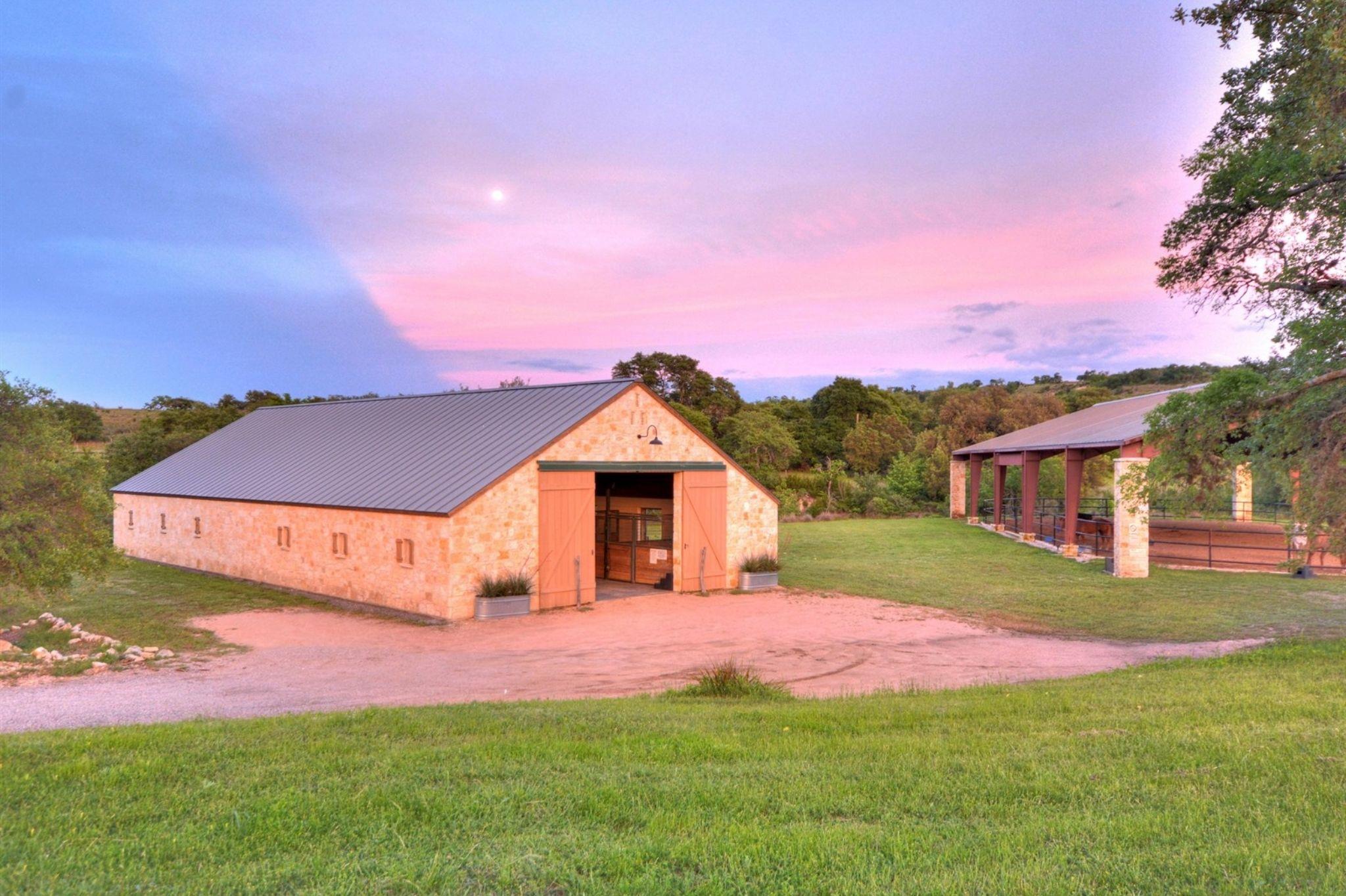 353 Agarita Way, Johnson City, TX 78636