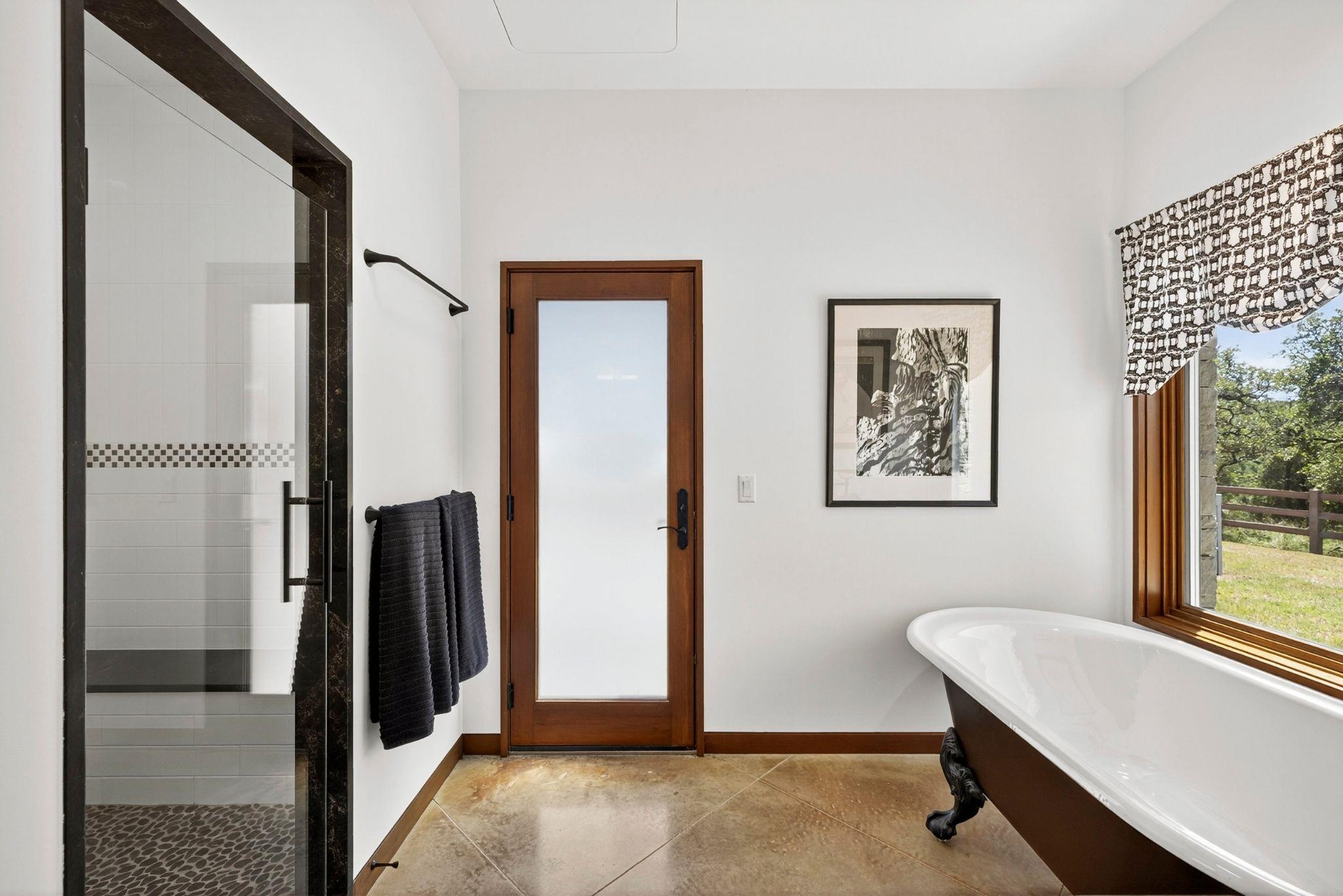 353 Agarita Way, Johnson City, TX 78636