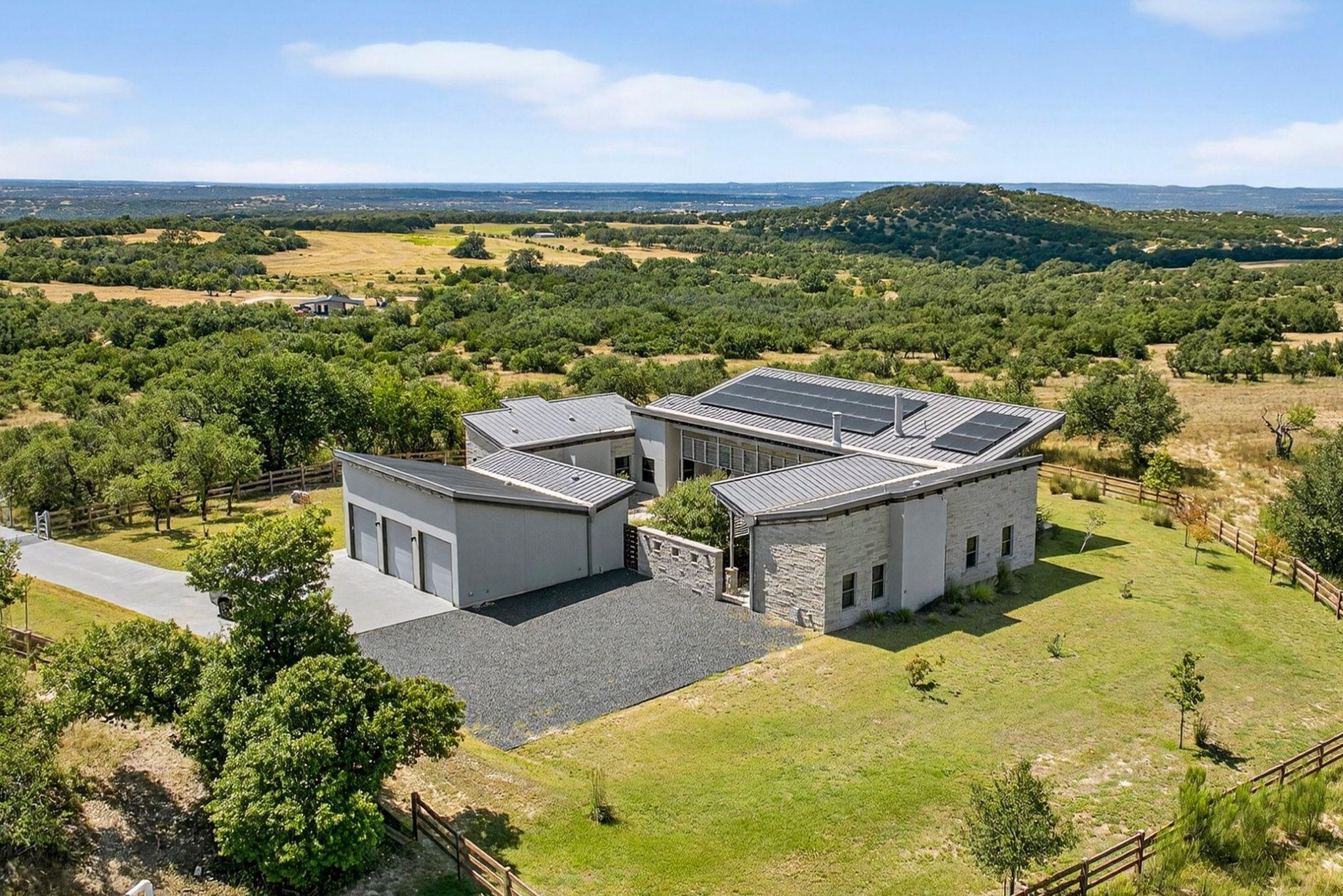 353 Agarita Way, Johnson City, TX 78636