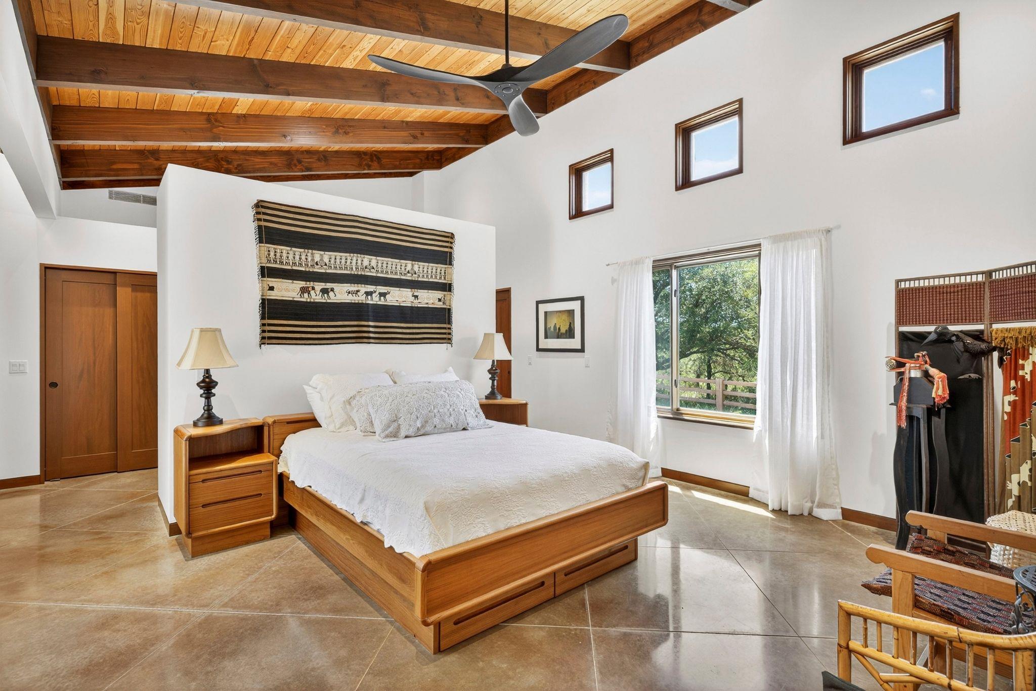 353 Agarita Way, Johnson City, TX 78636