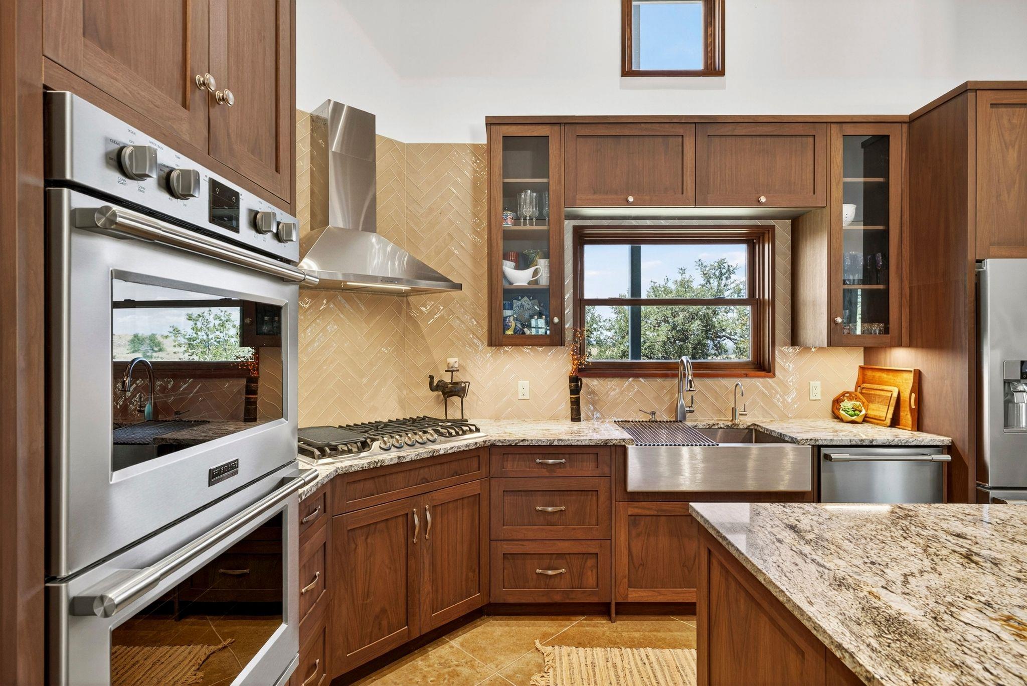 353 Agarita Way, Johnson City, TX 78636