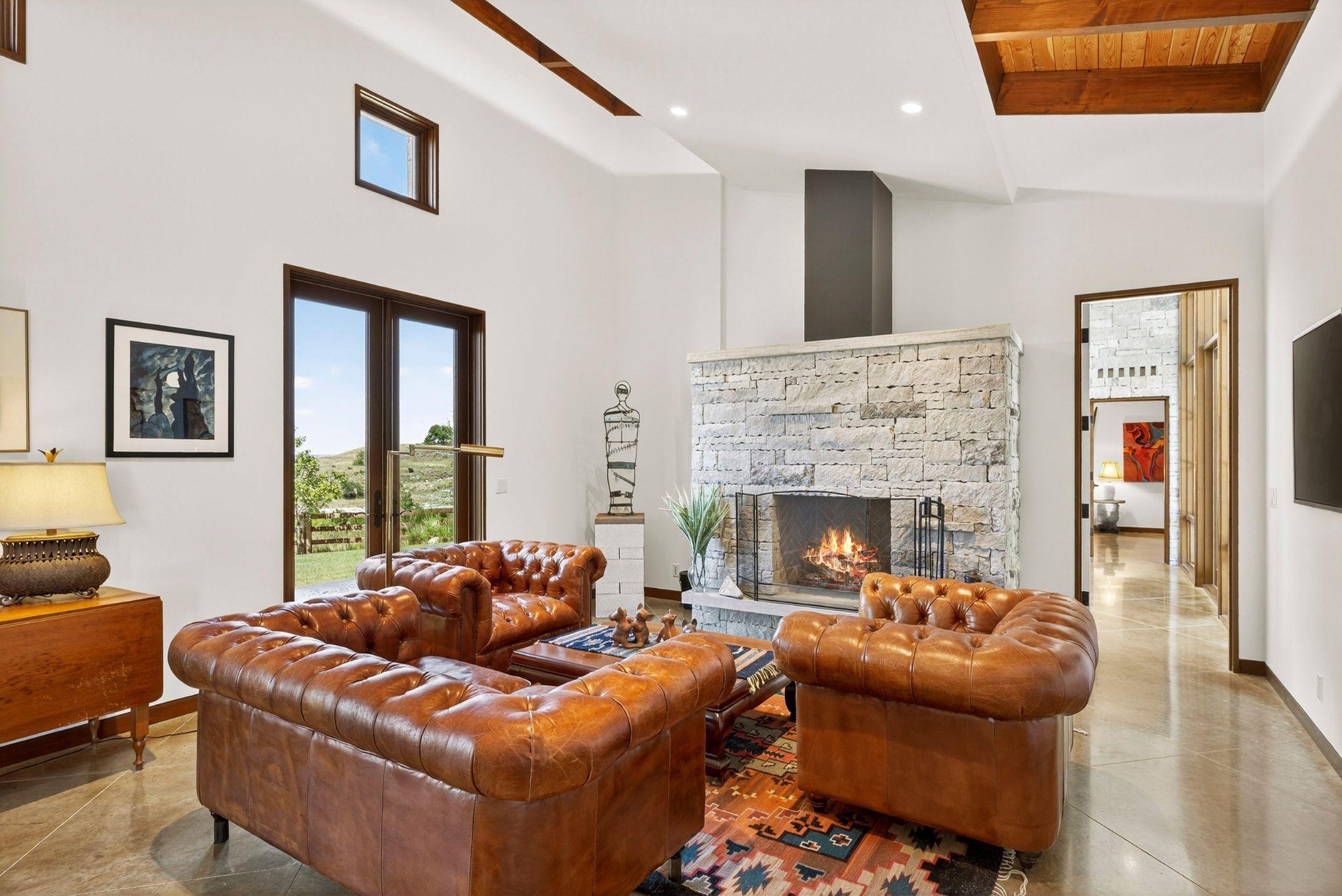 353 Agarita Way, Johnson City, TX 78636