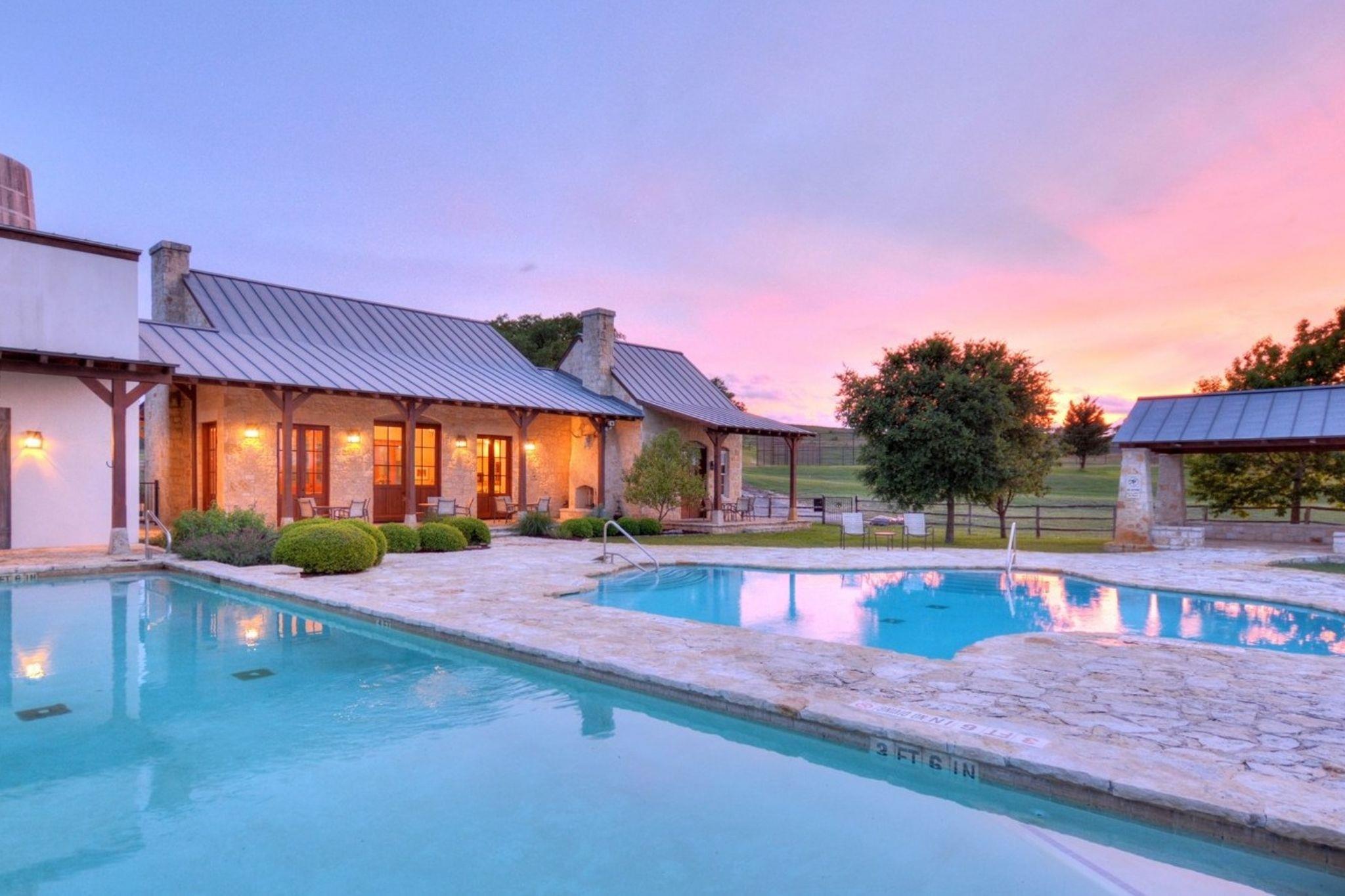 353 Agarita Way, Johnson City, TX 78636