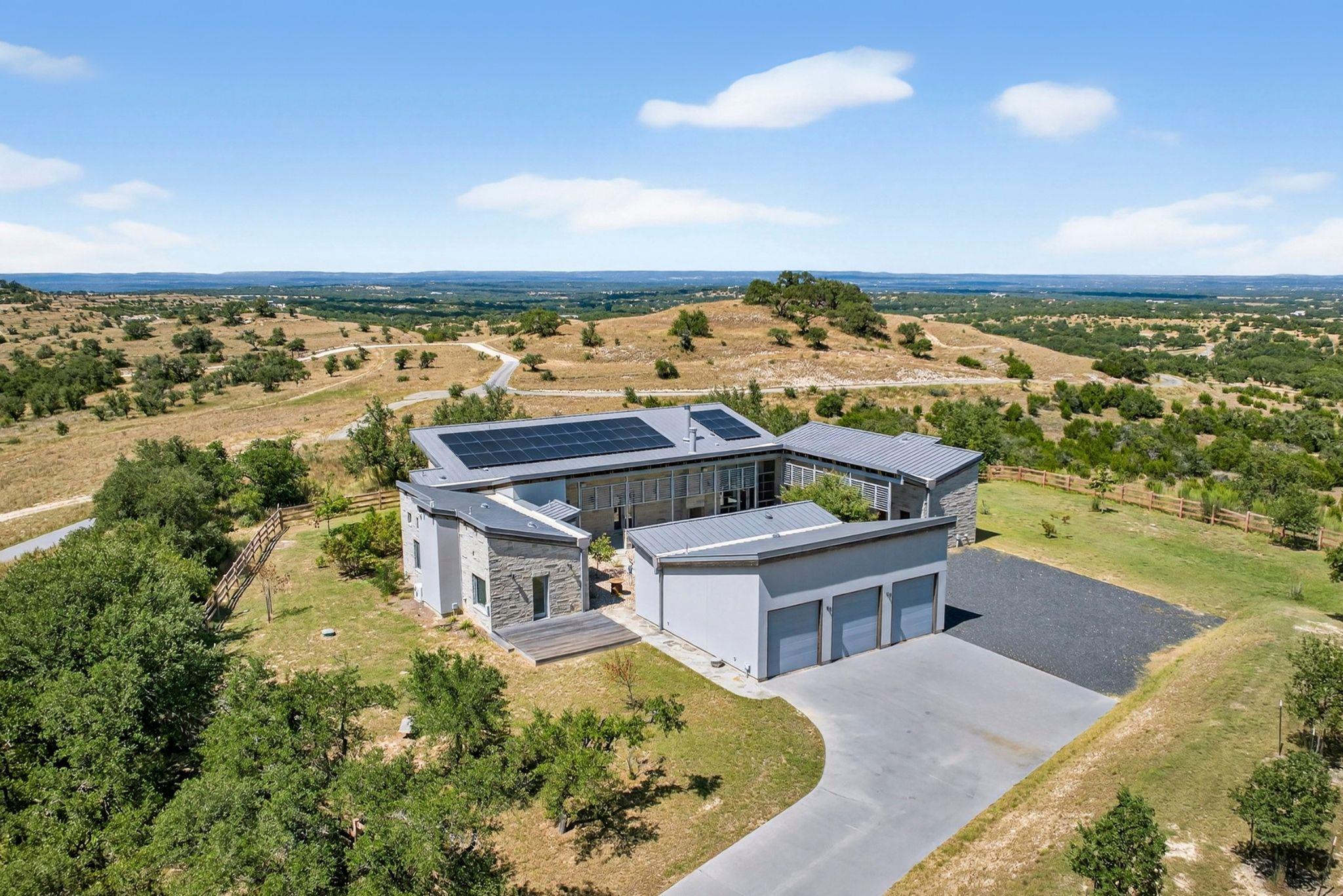 353 Agarita Way, Johnson City, TX 78636