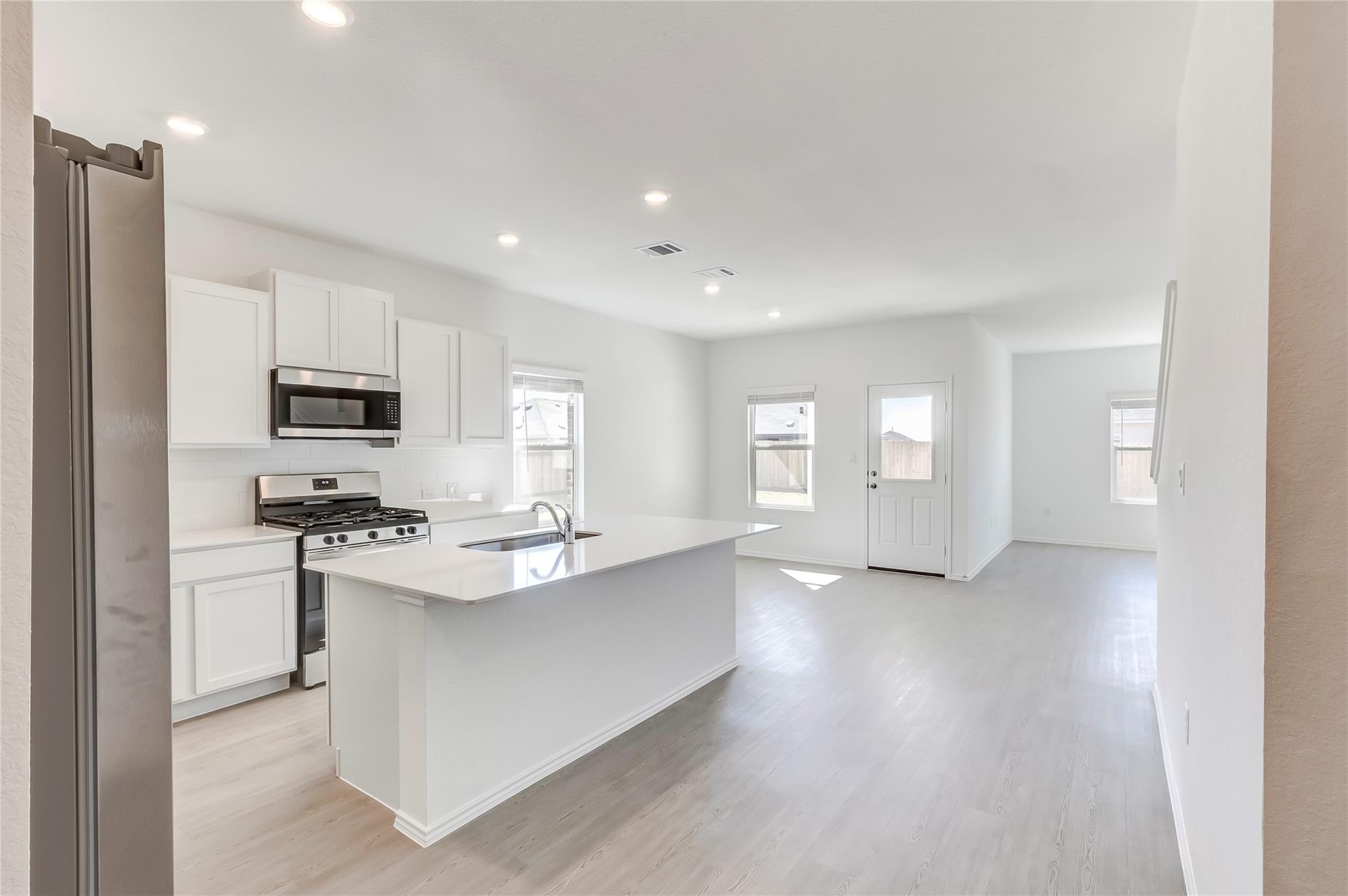 102 Miglia St, Hutto, TX 78634