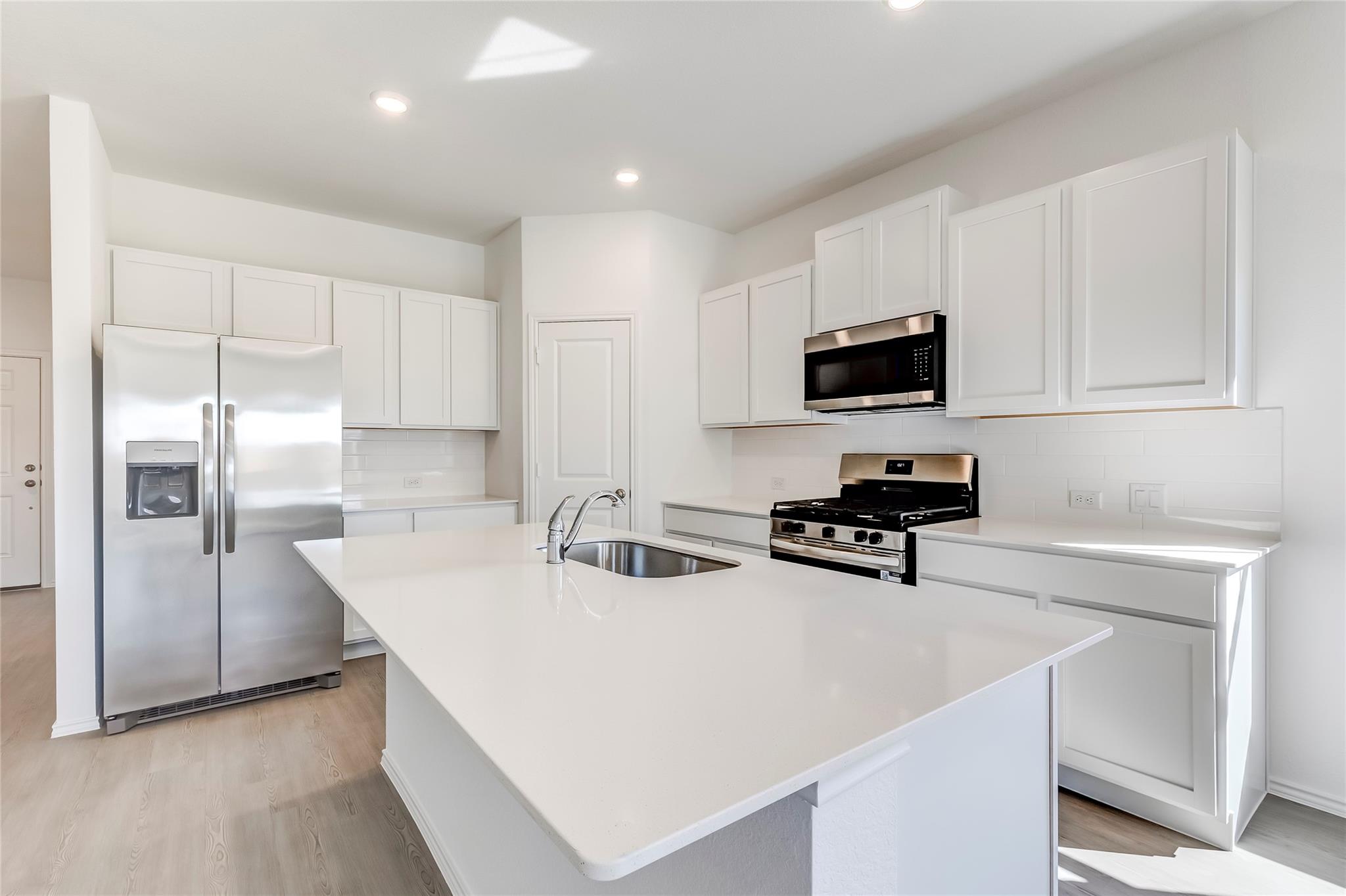 102 Miglia St, Hutto, TX 78634