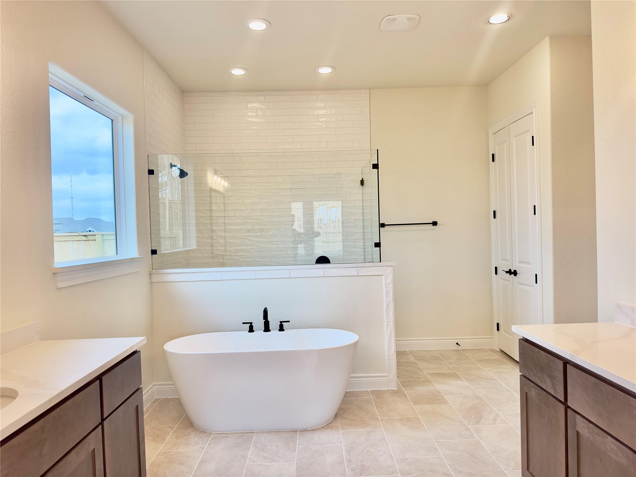 144 Agua Dulce, Bastrop, TX 78602