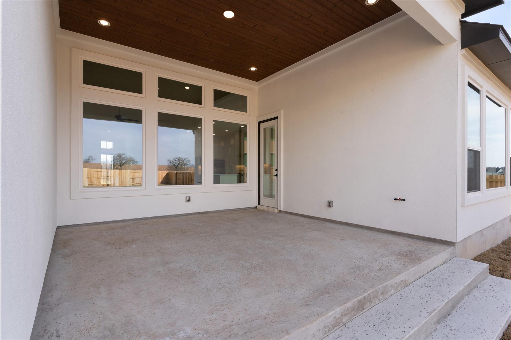 144 Agua Dulce, Bastrop, TX 78602