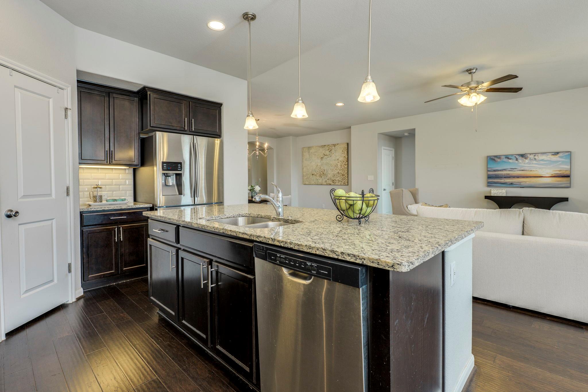 5861 Casstello Dr, Round Rock, TX 78665