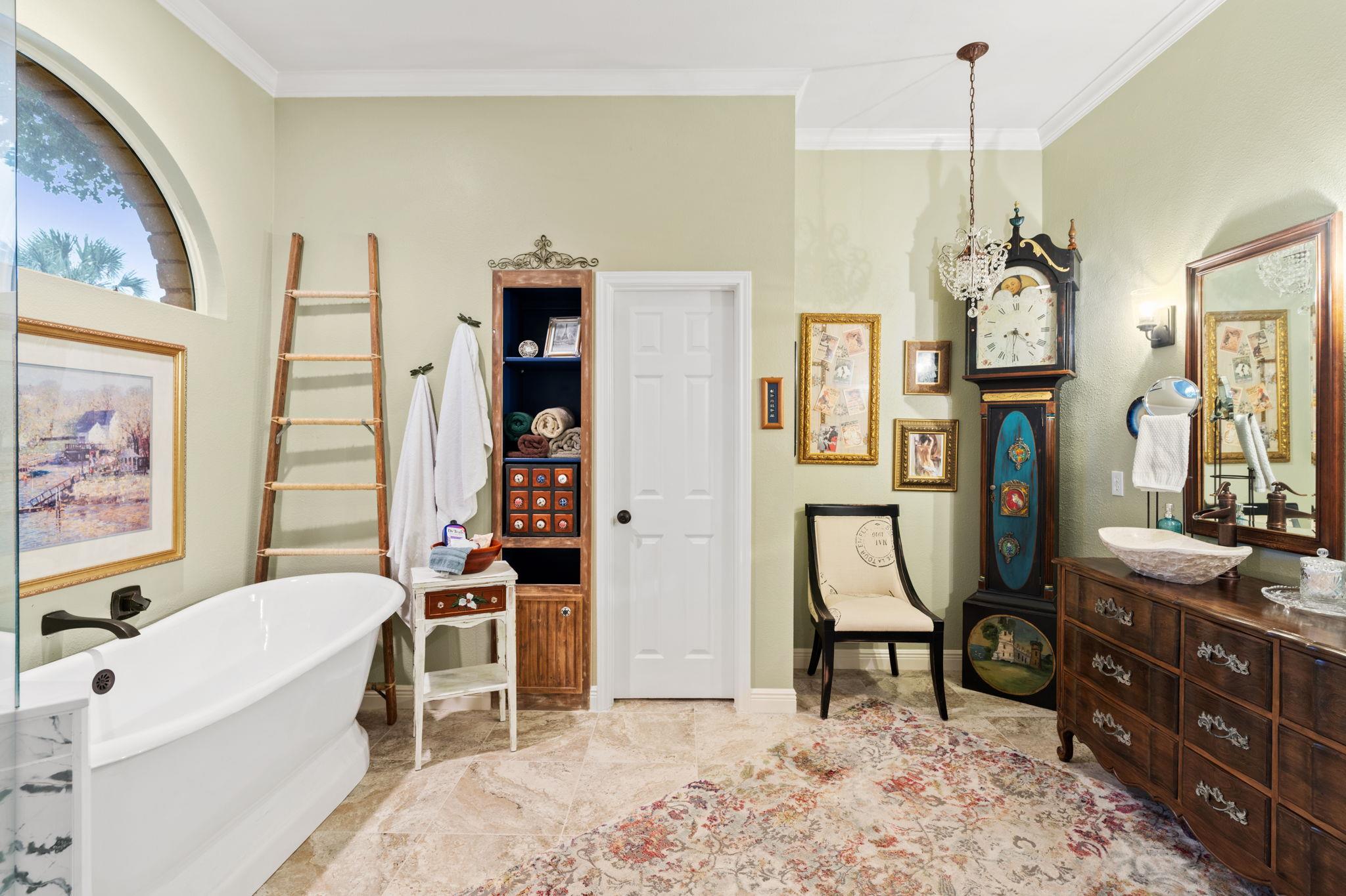 109 Lost Spur, Horseshoe Bay, TX 78657