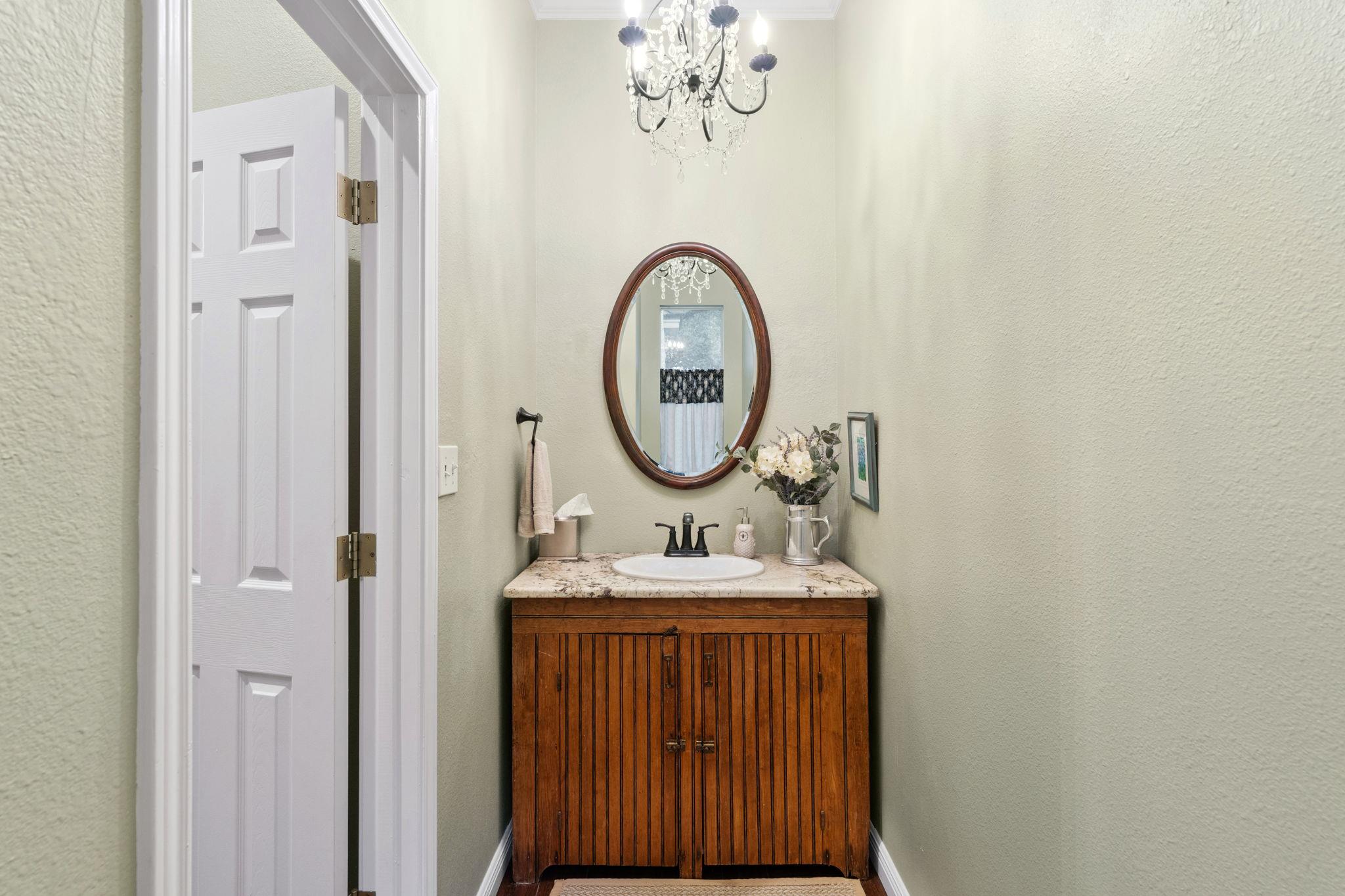 109 Lost Spur, Horseshoe Bay, TX 78657