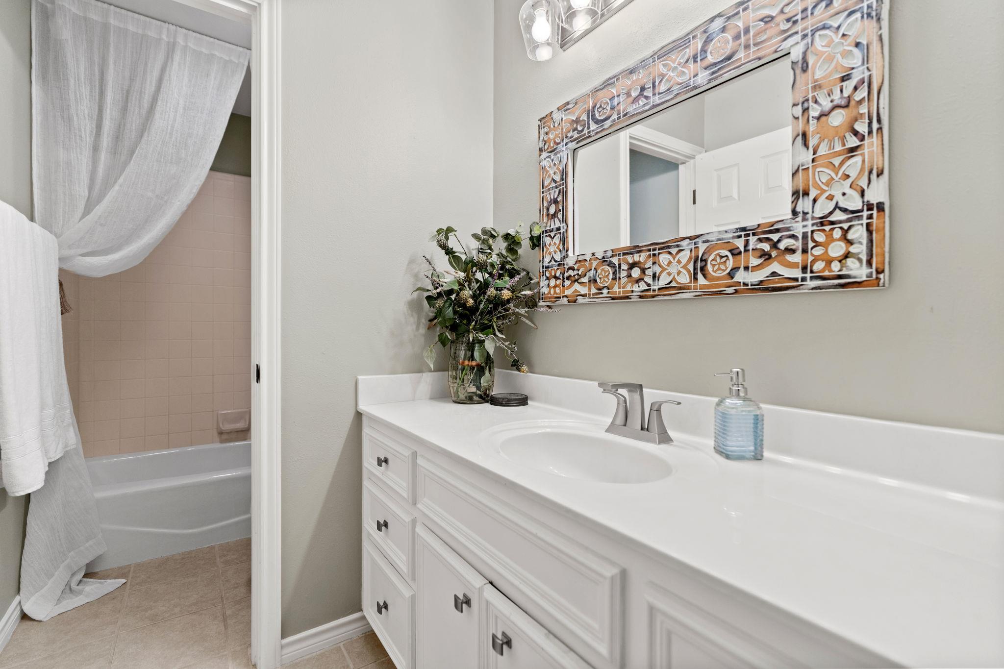 109 Lost Spur, Horseshoe Bay, TX 78657