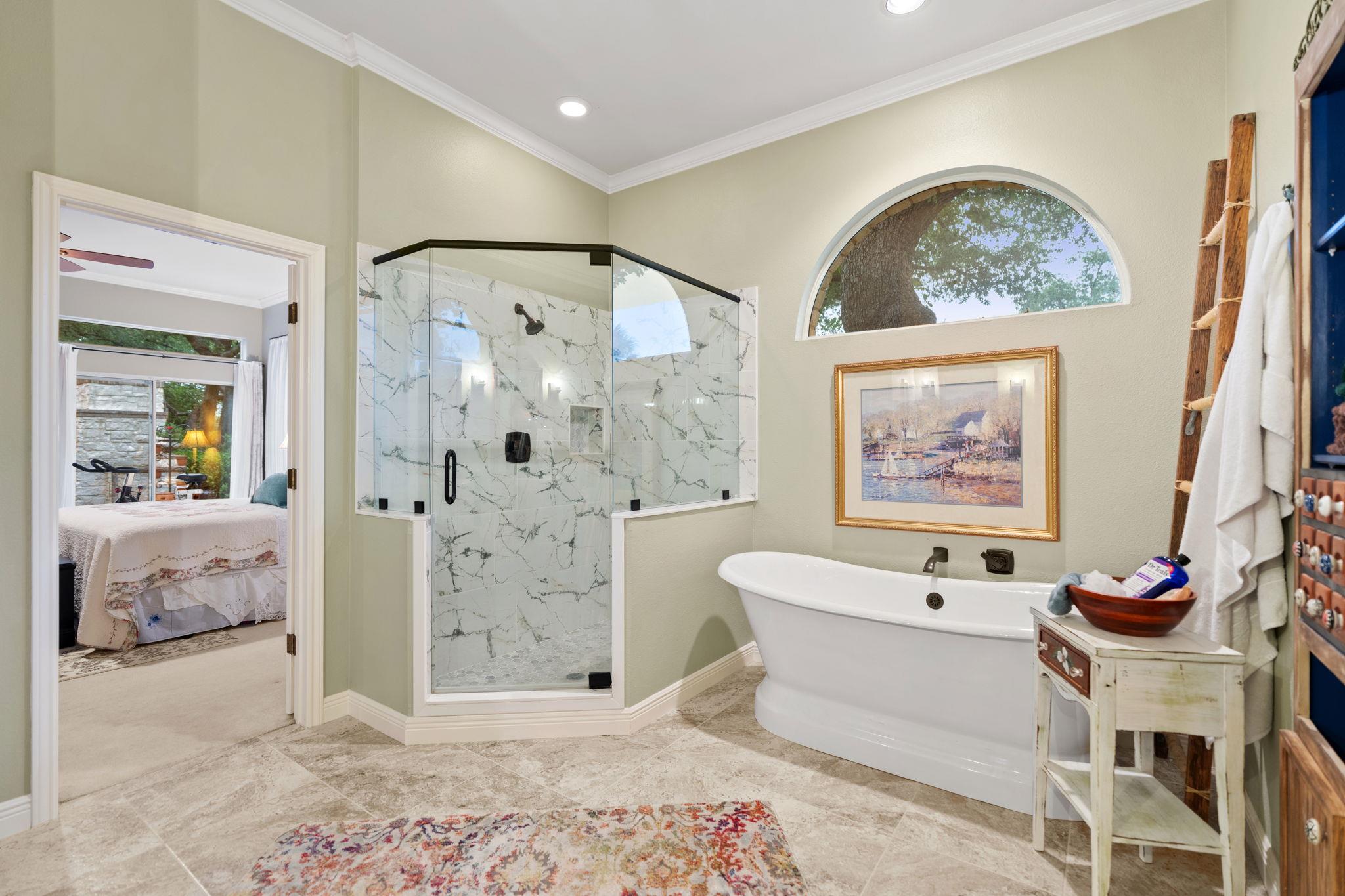 109 Lost Spur, Horseshoe Bay, TX 78657