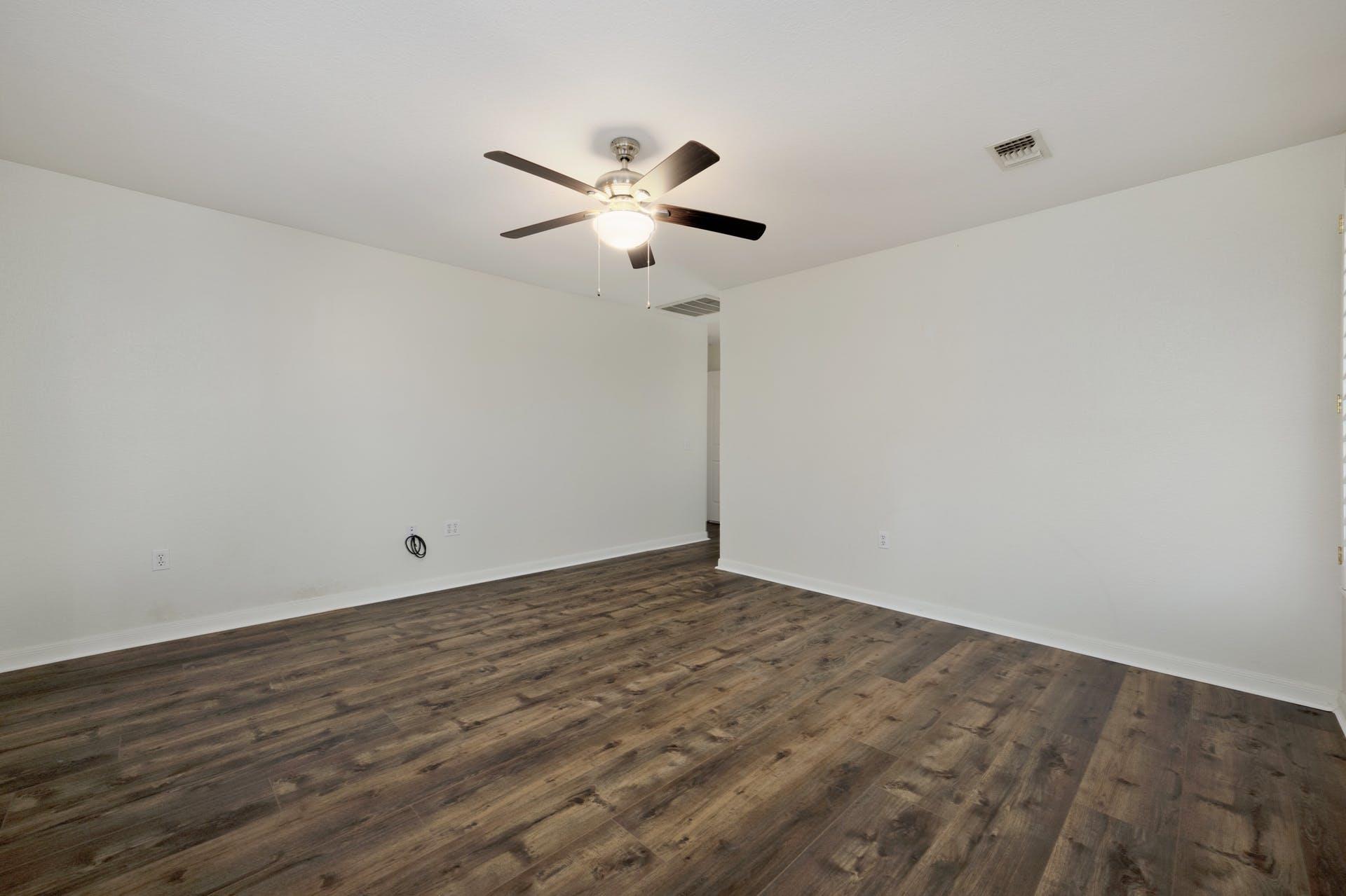 810 Meadow Oaks Dr, Dripping Springs, TX 78620