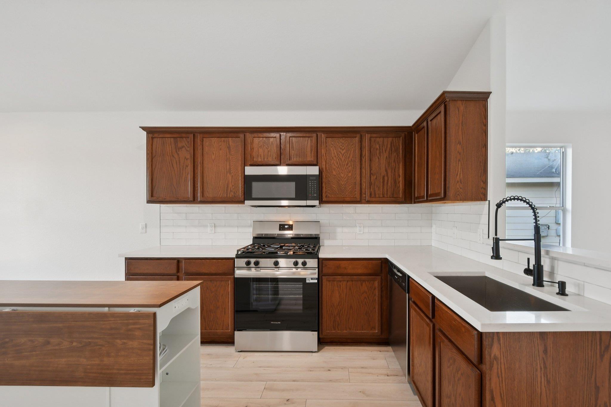 17921 Basketflower Bnd, Elgin, TX 78621