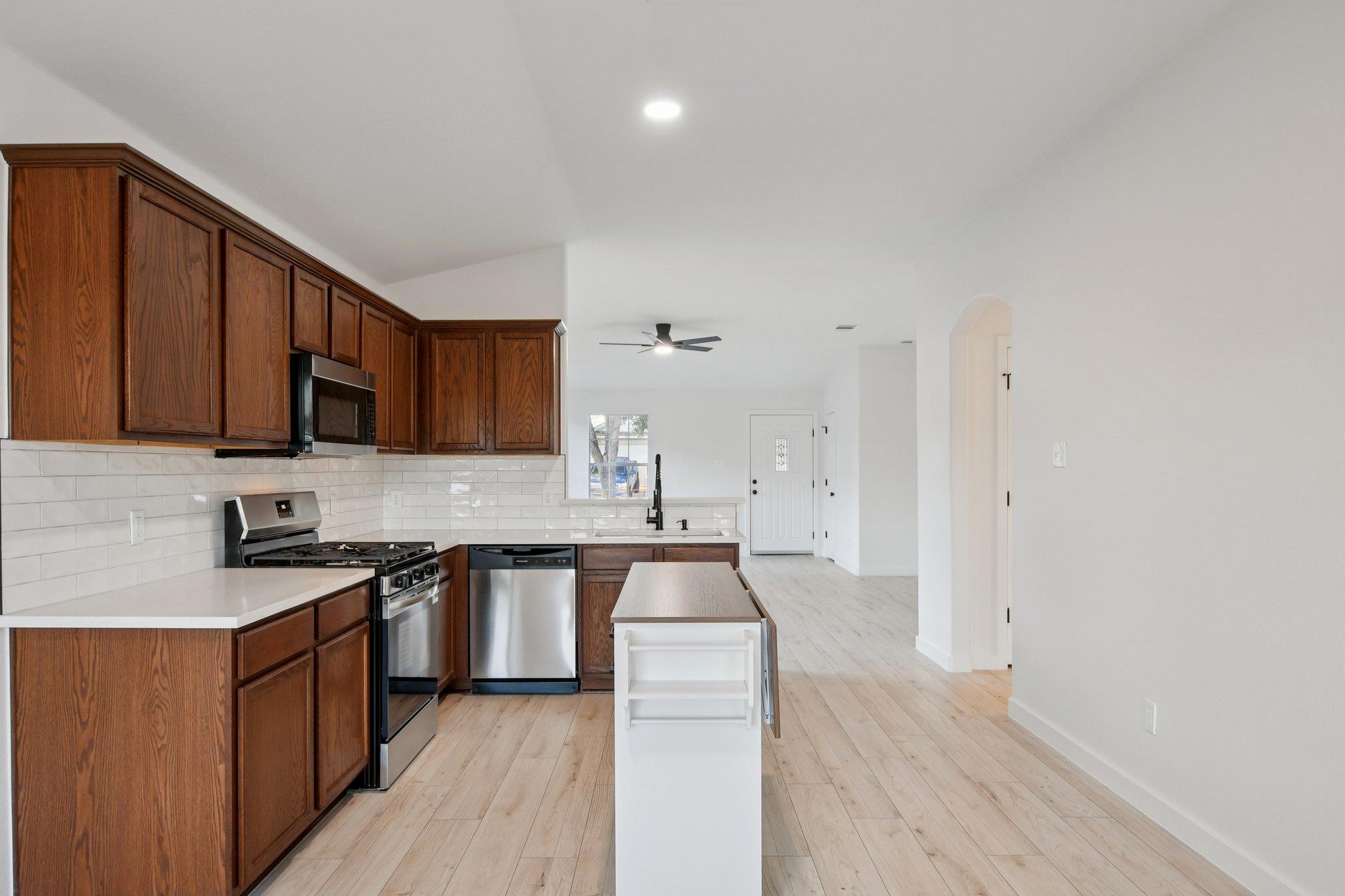 17921 Basketflower Bnd, Elgin, TX 78621