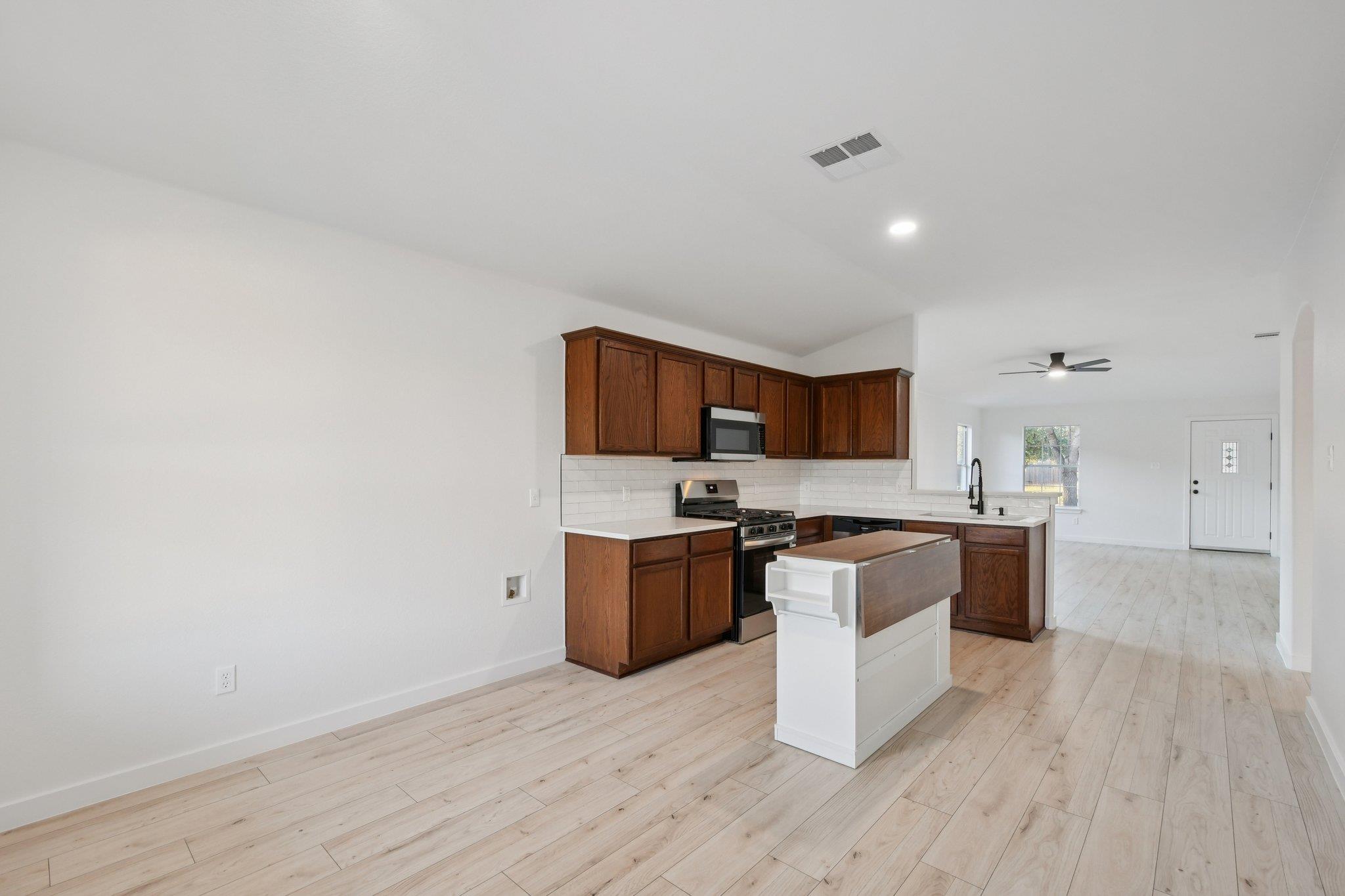 17921 Basketflower Bnd, Elgin, TX 78621