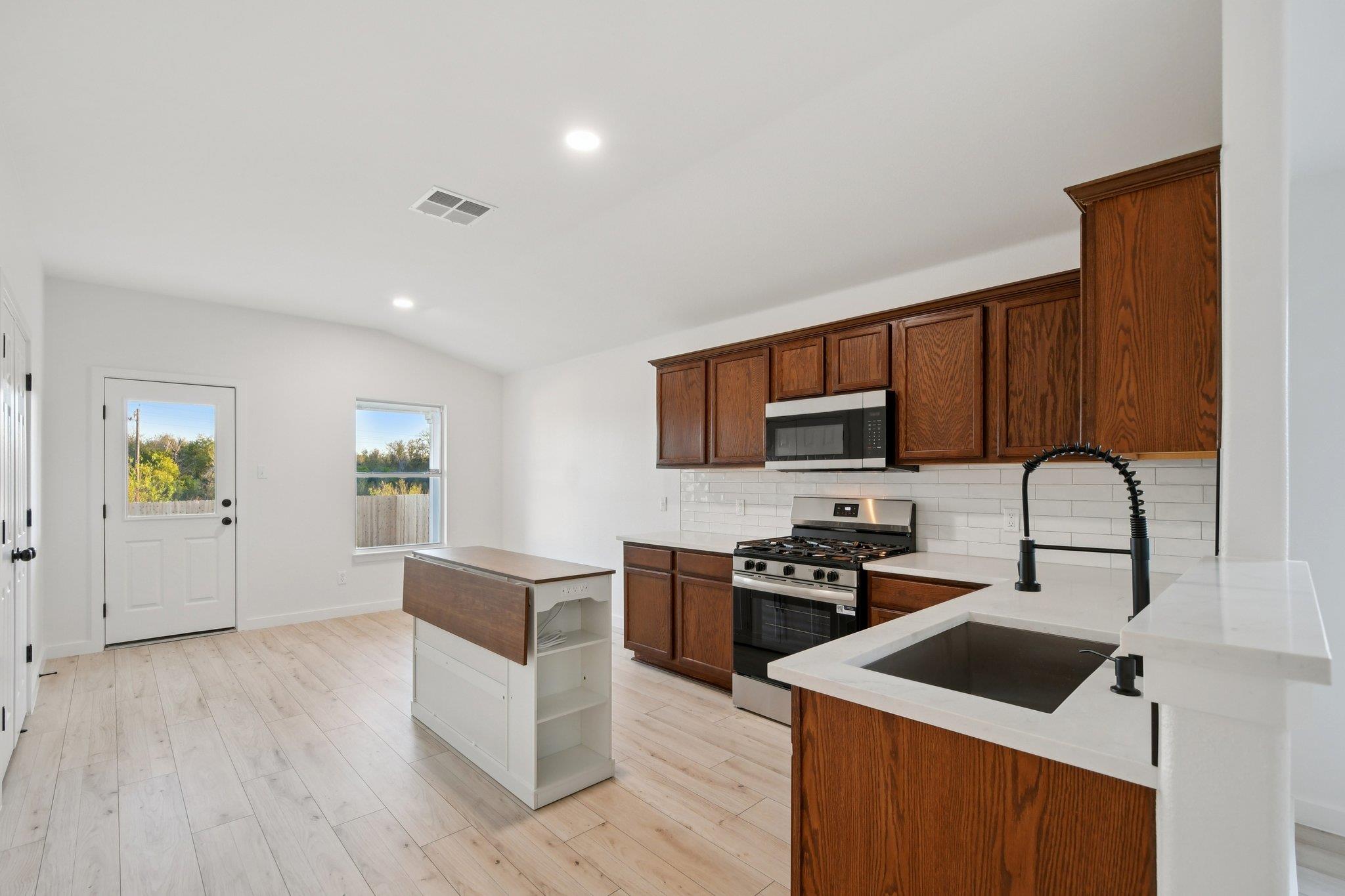 17921 Basketflower Bnd, Elgin, TX 78621