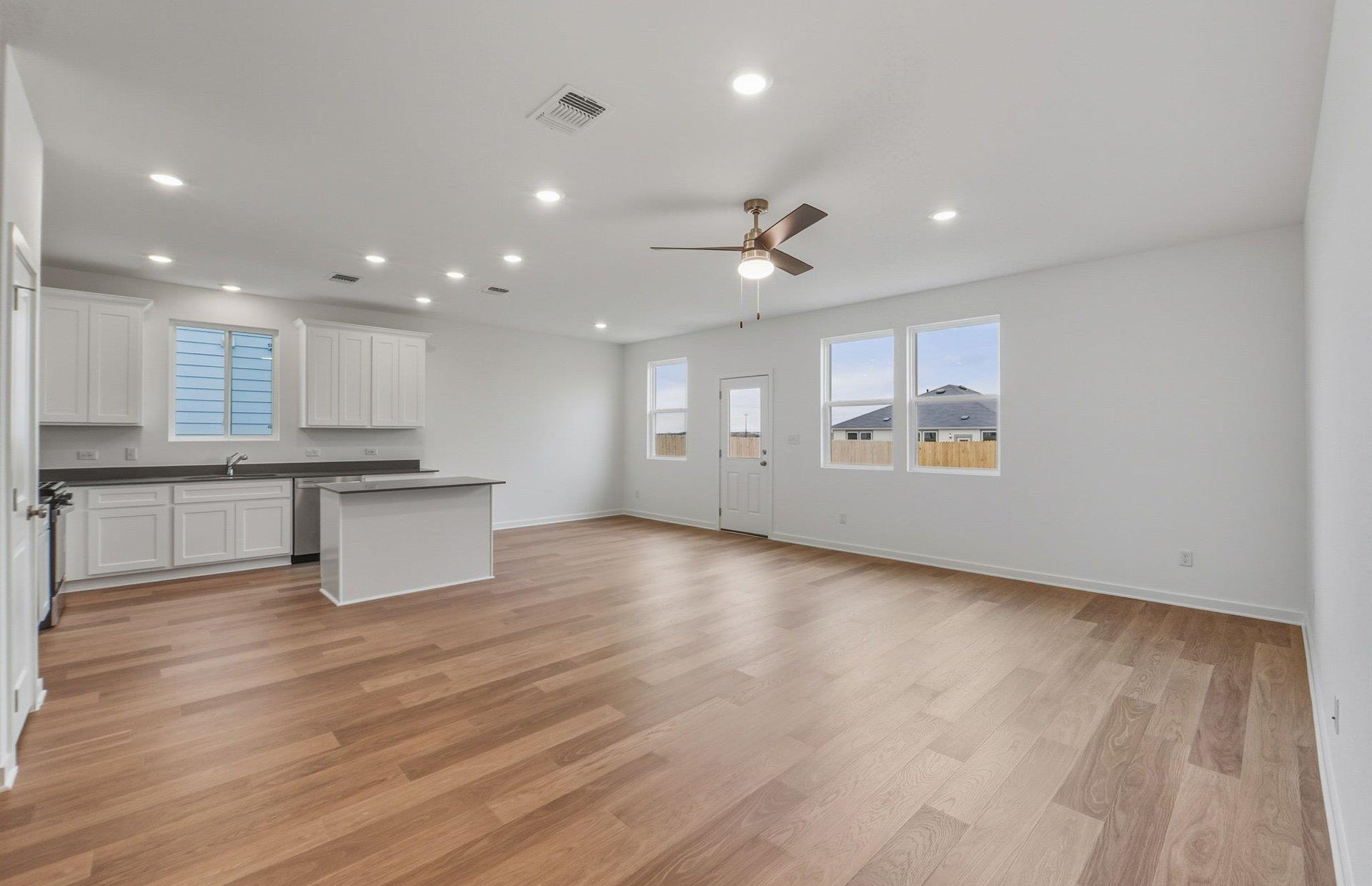 808 Cardenas St, San Marcos, TX 78666