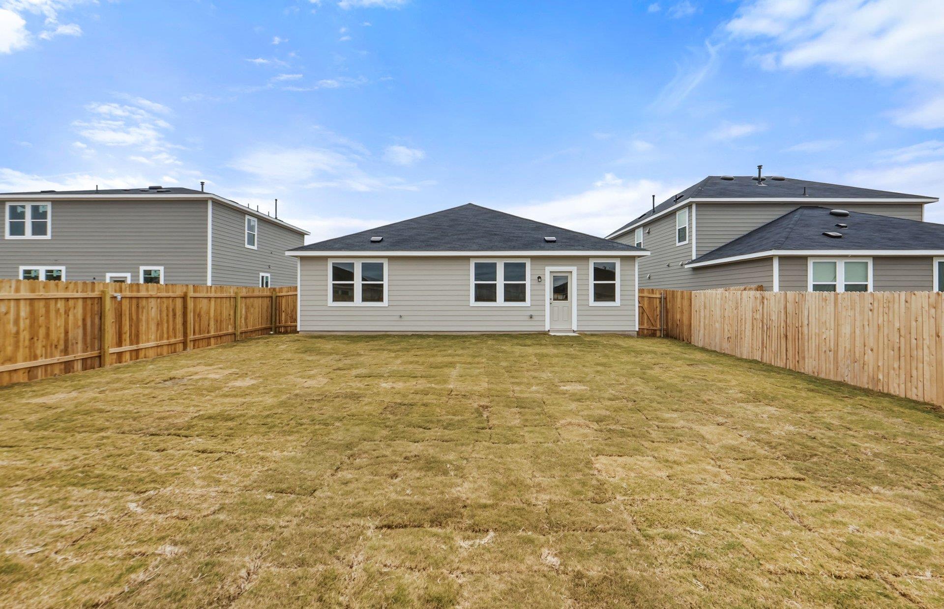 808 Cardenas St, San Marcos, TX 78666