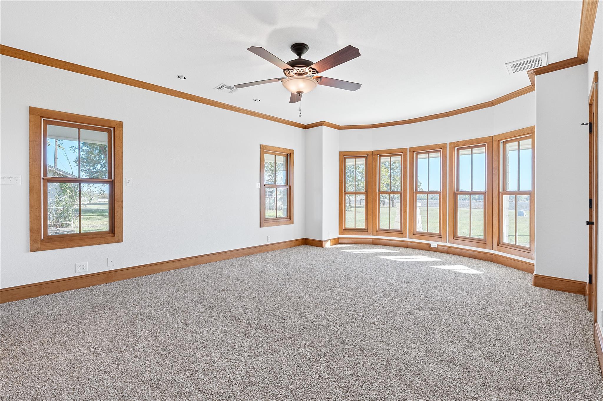 400 County Road 483, Taylor, TX 76574