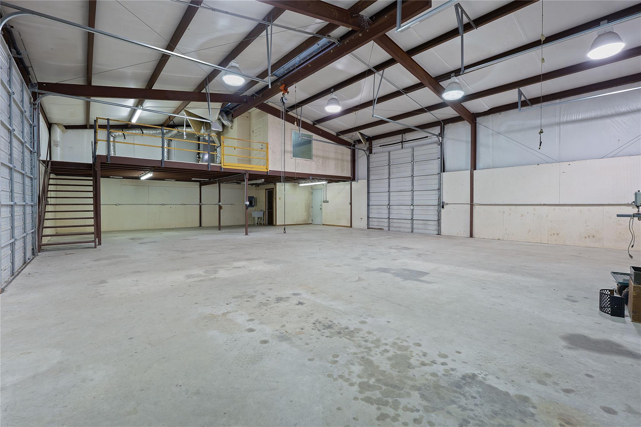 400 County Road 483, Taylor, TX 76574