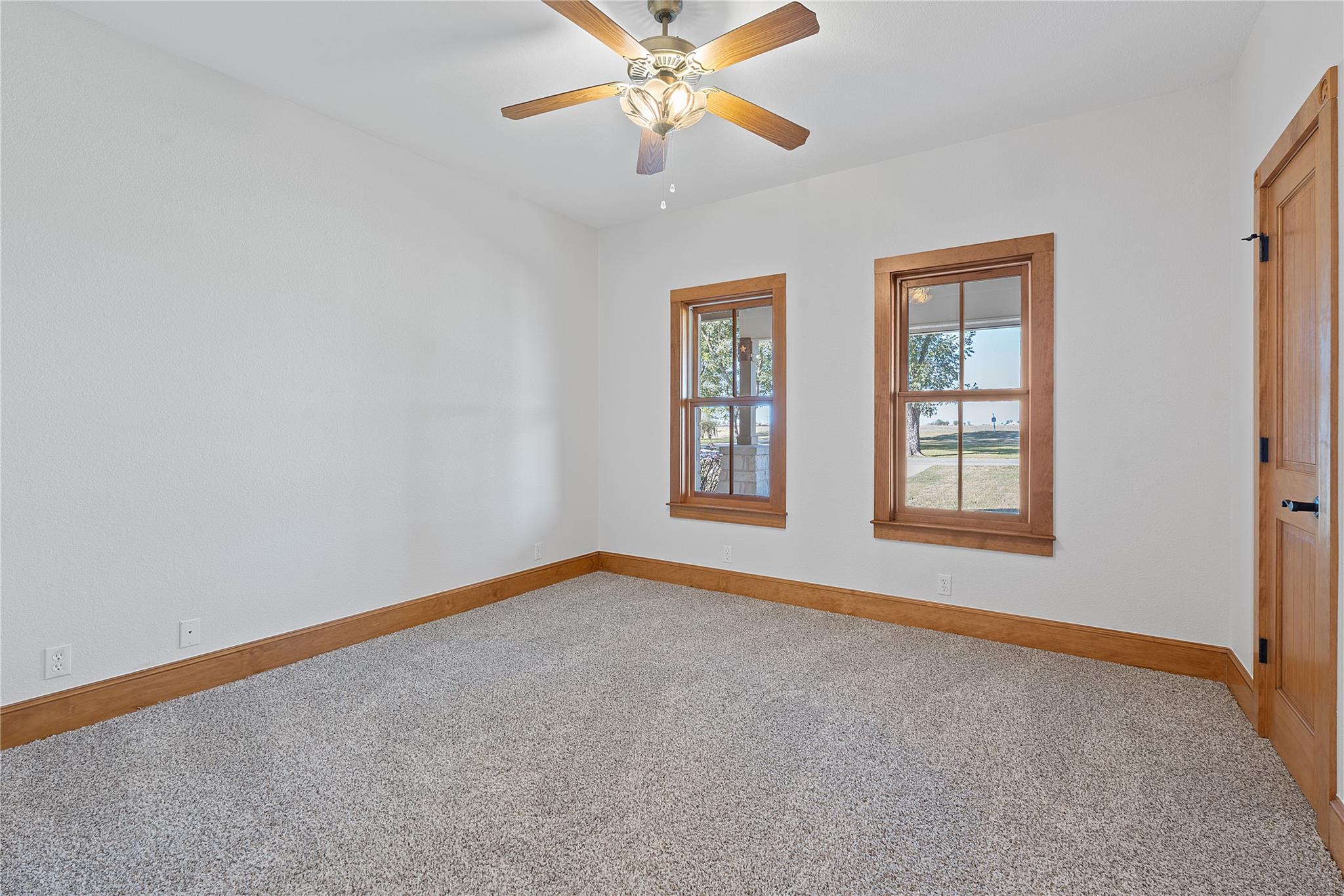 400 County Road 483, Taylor, TX 76574