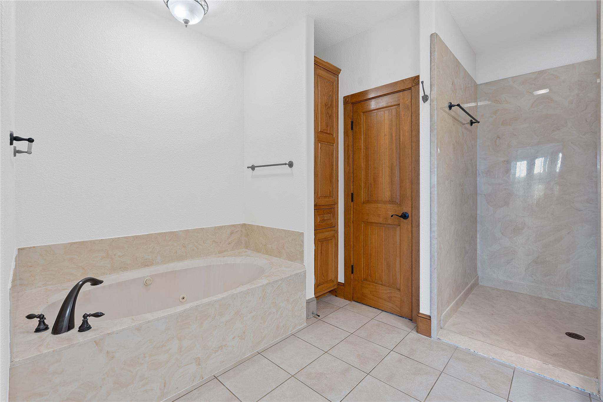 400 County Road 483, Taylor, TX 76574